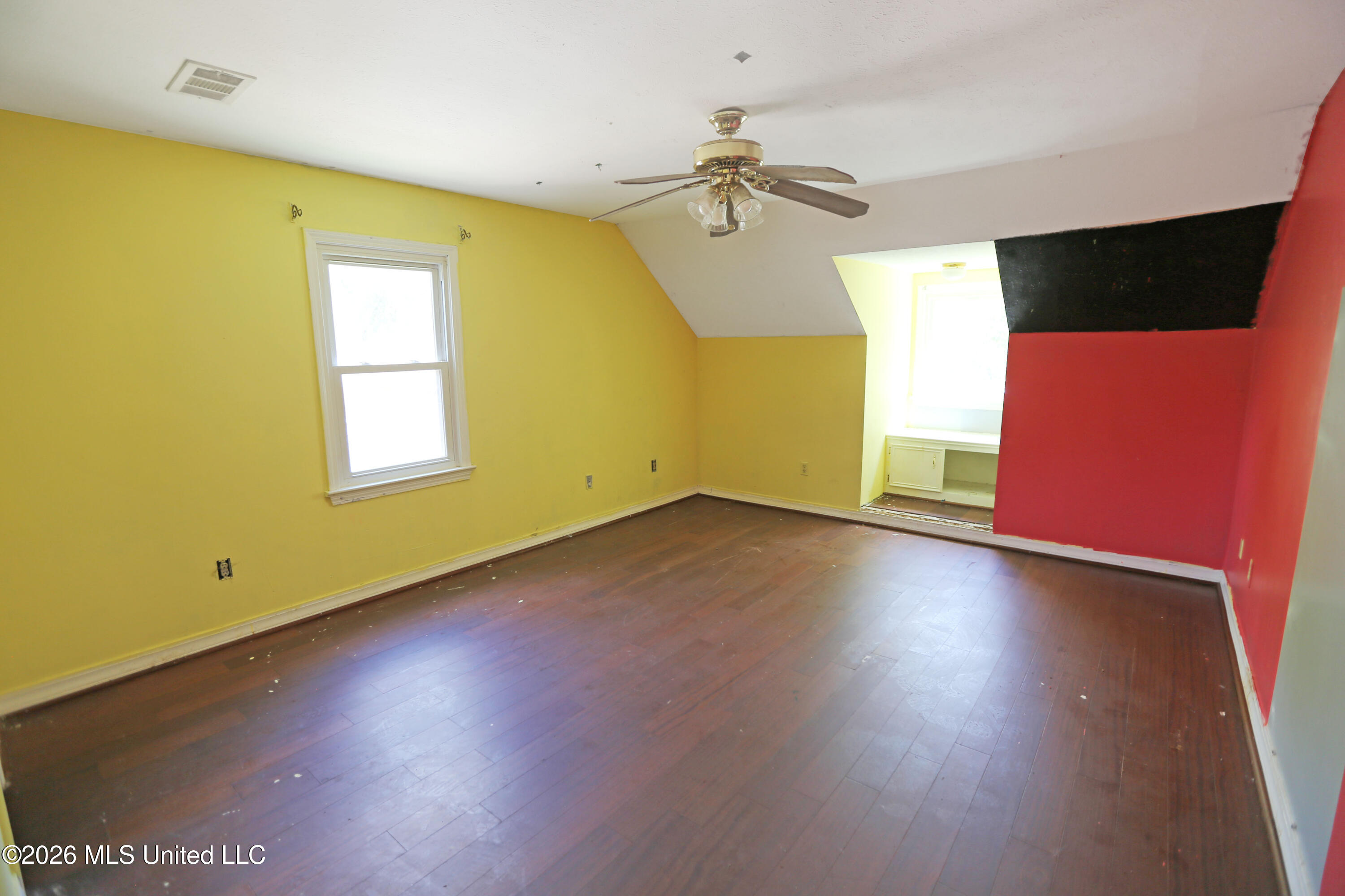 213 Longwood Drive Property Photo 11