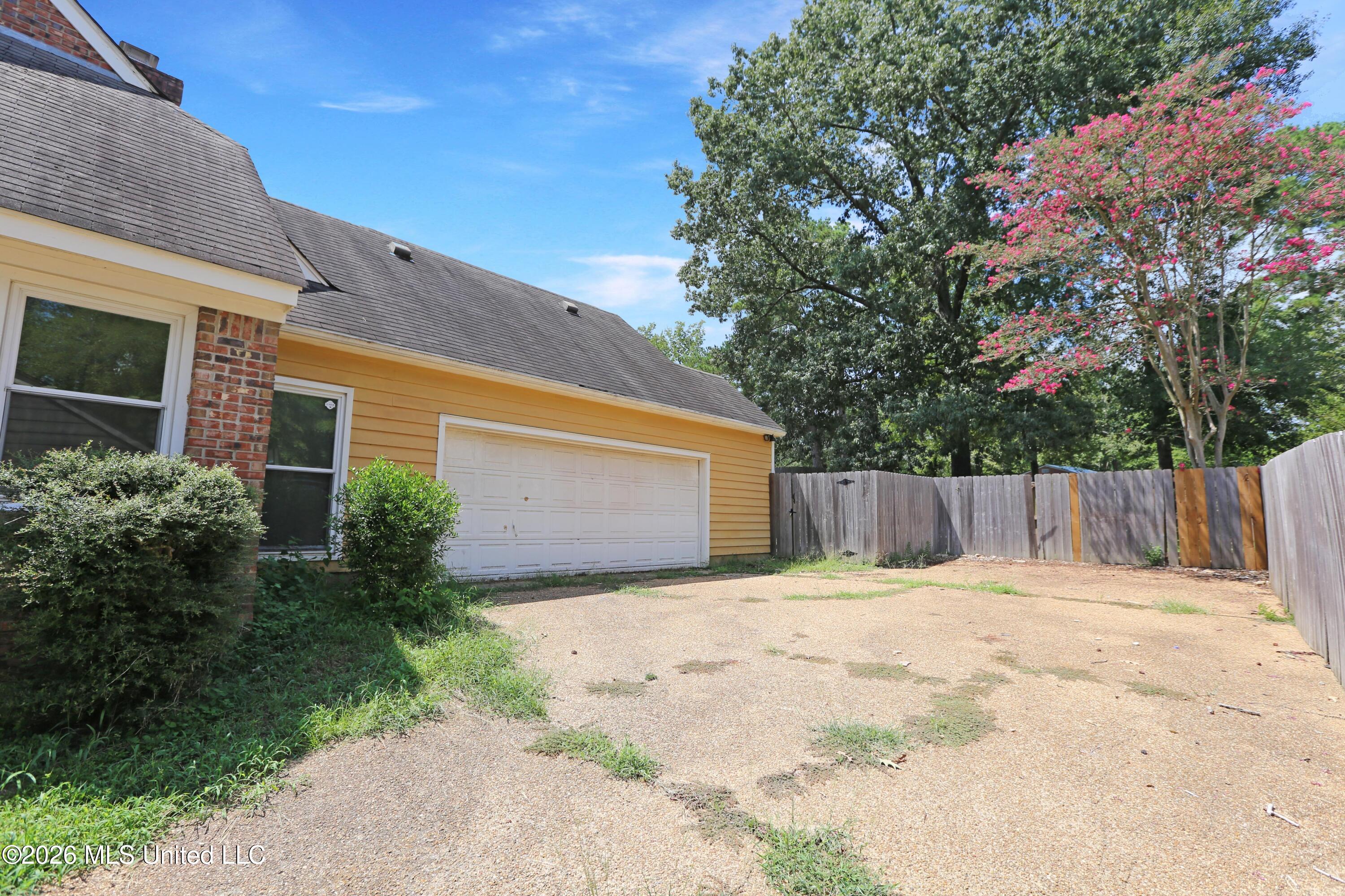 213 Longwood Drive Property Photo 17