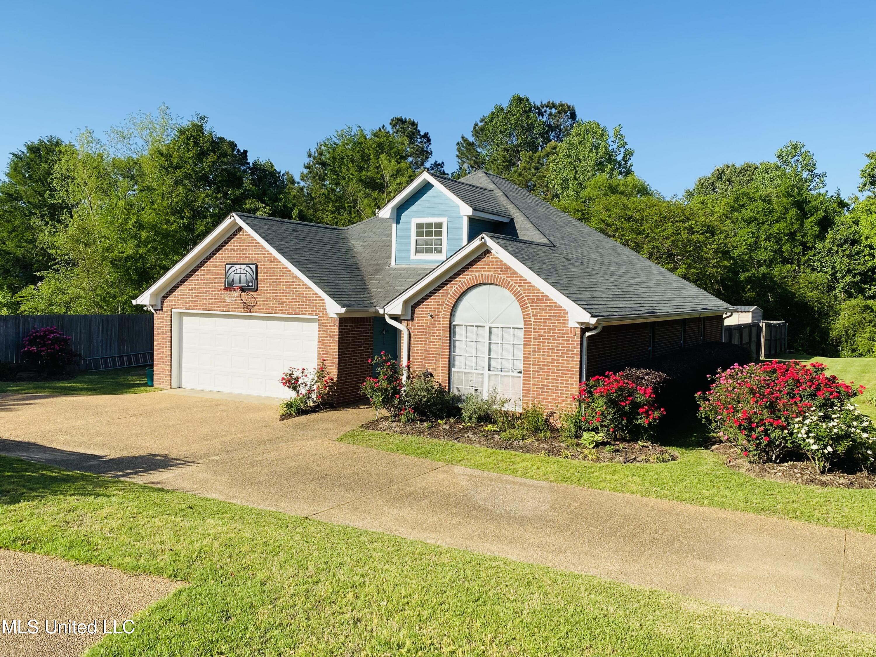 525 Chelsea Way Property Photo 1