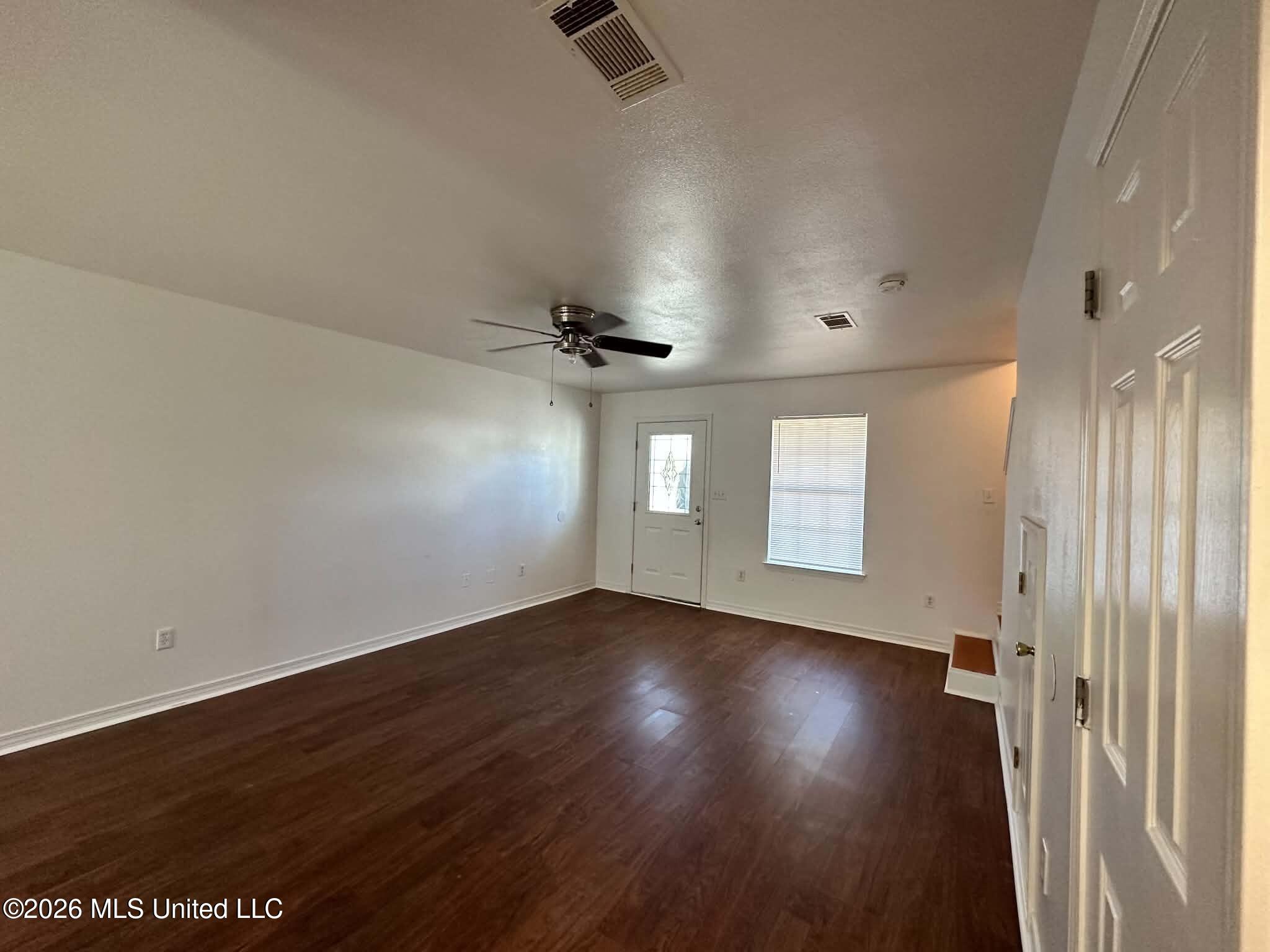 14425 Whitney Drive Property Photo 3