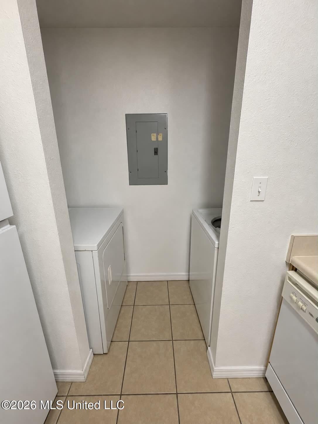 14441 Whitney Drive Property Photo 8