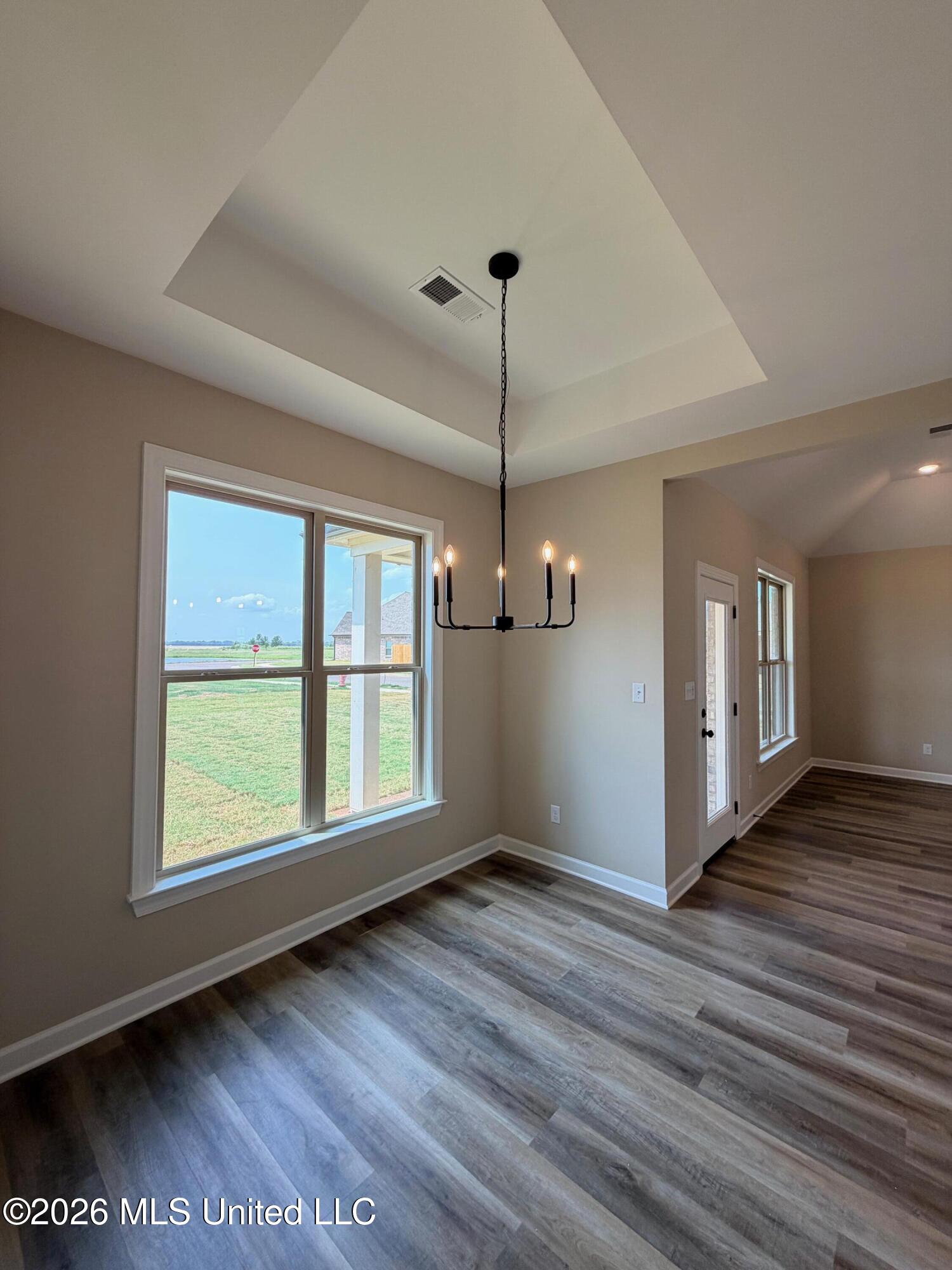 3123 E School Loop Road Property Photo 2