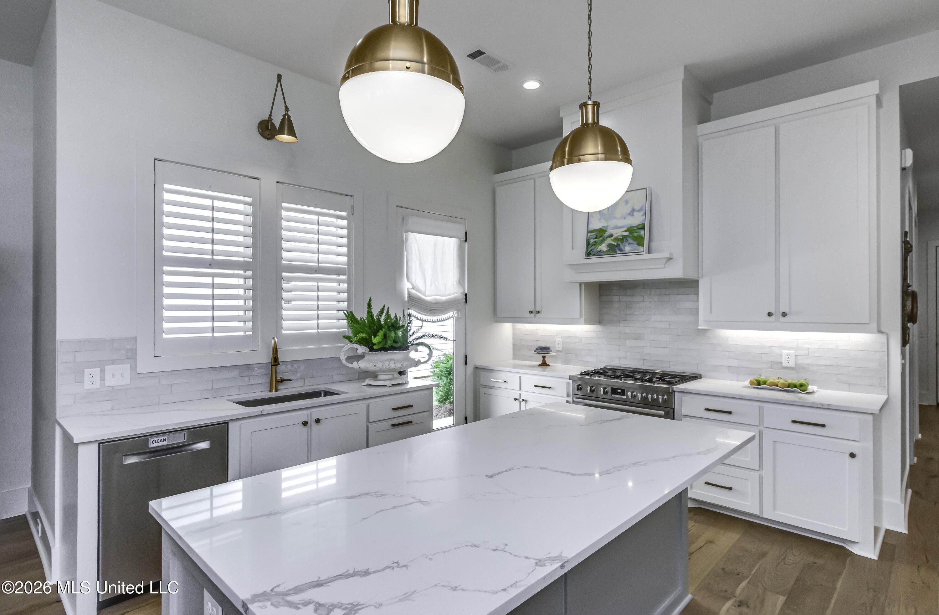 109 Water Street Property Photo 14
