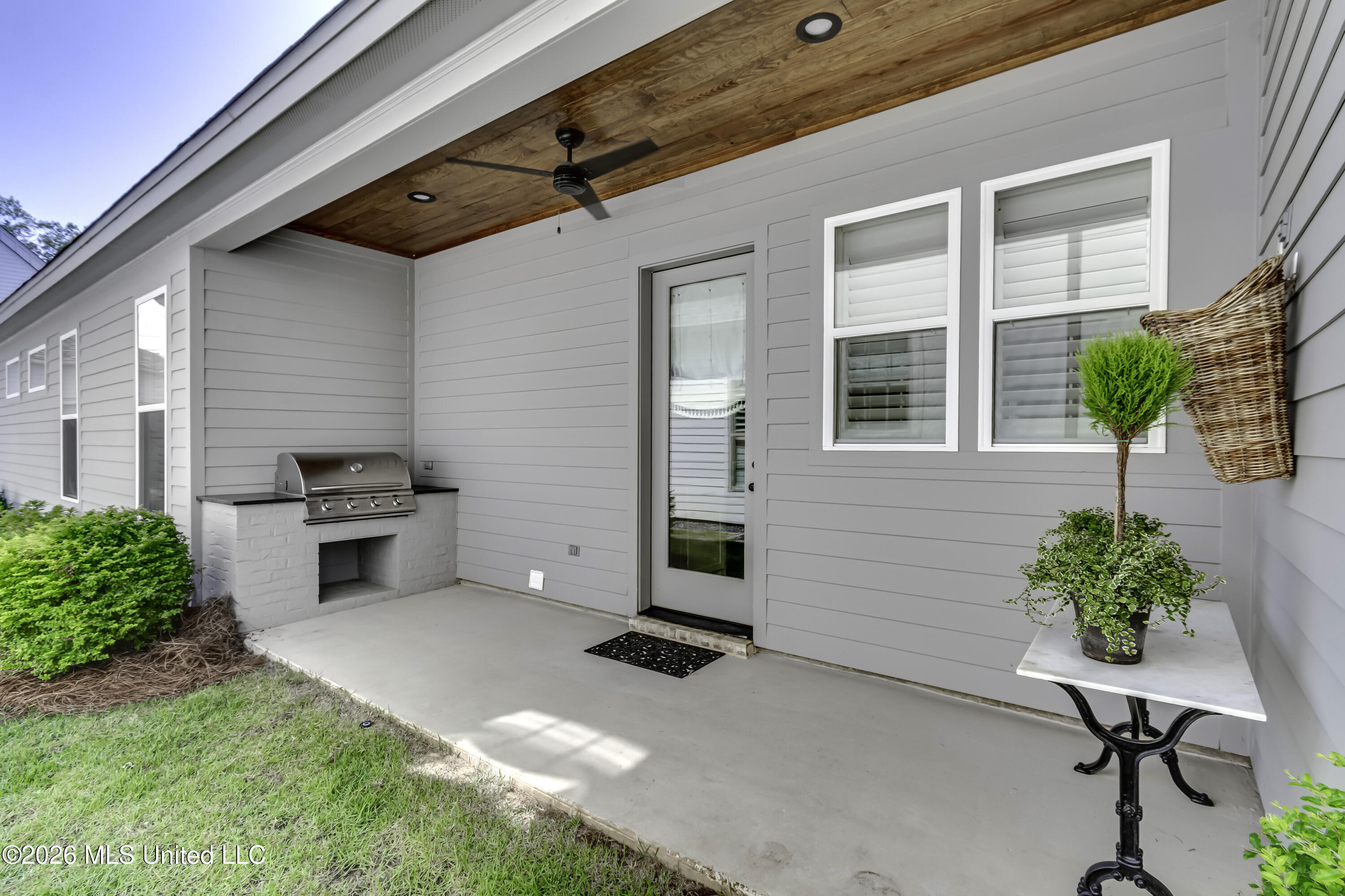 109 Water Street Property Photo 39