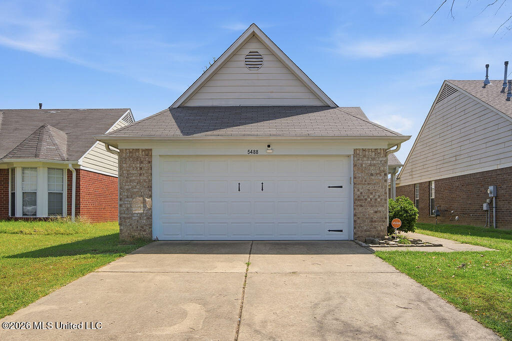 5488 Kristy Lane Property Photo 2