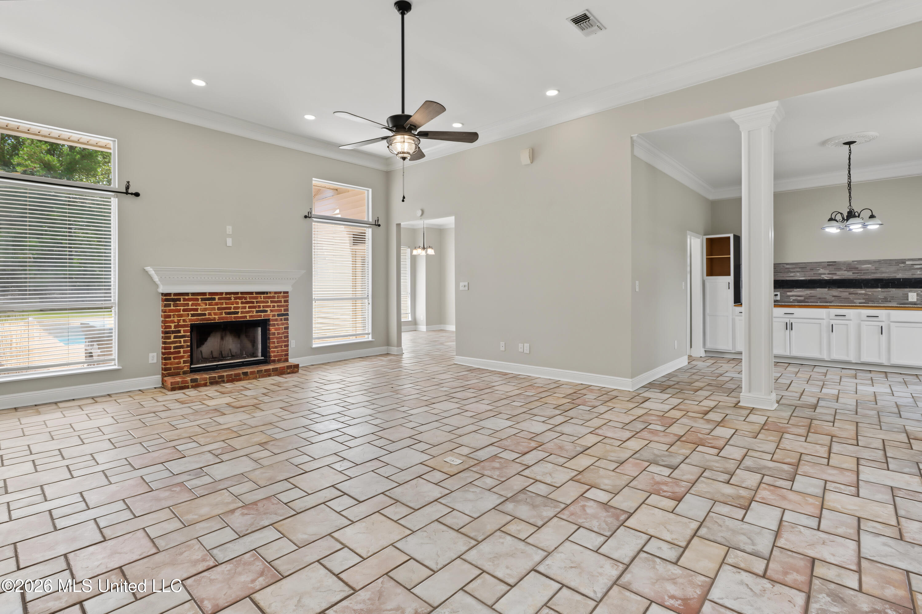 14158 Longwood Circle Property Photo 4
