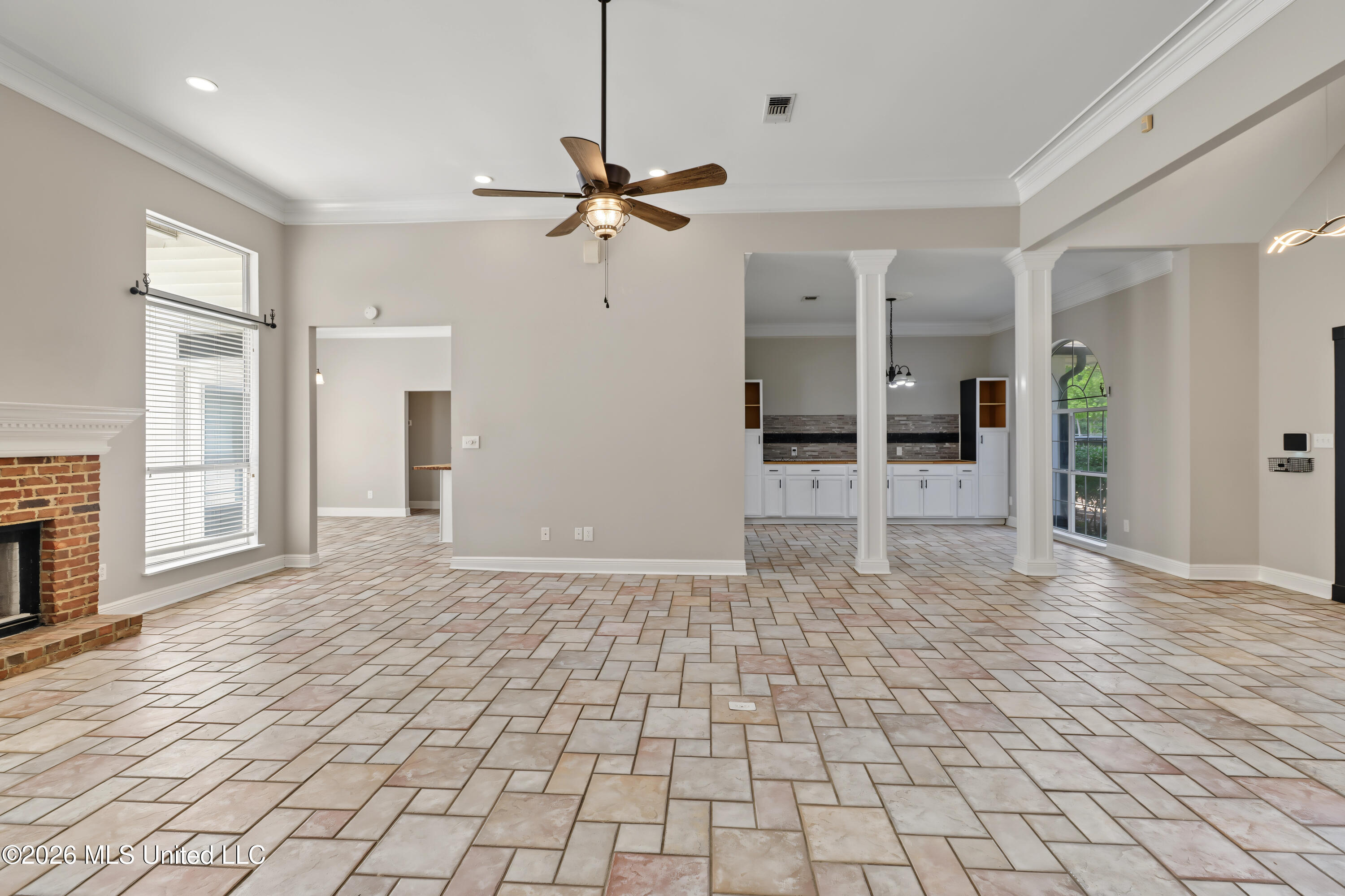 14158 Longwood Circle Property Photo 6