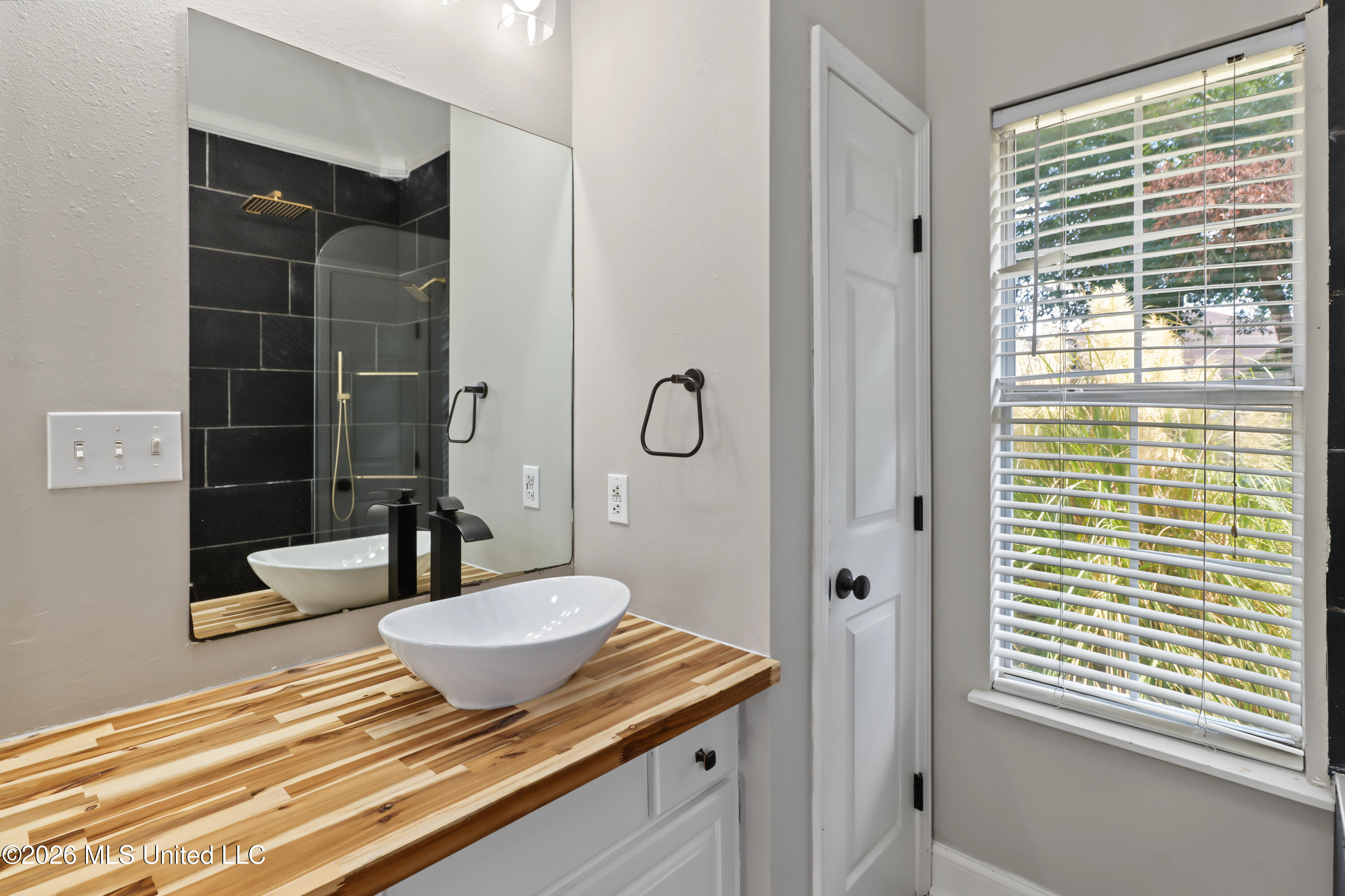 14158 Longwood Circle Property Photo 17