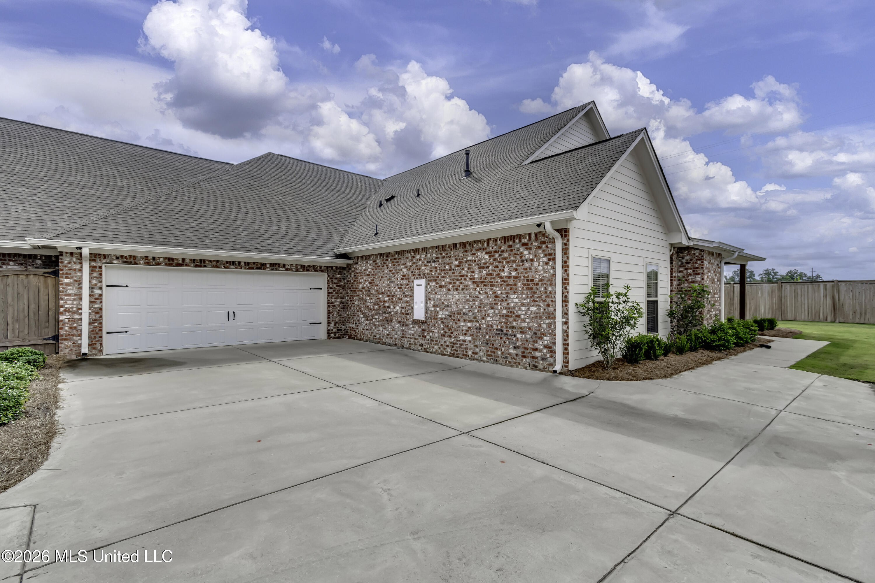220 Freedom Ring Drive Property Photo 7