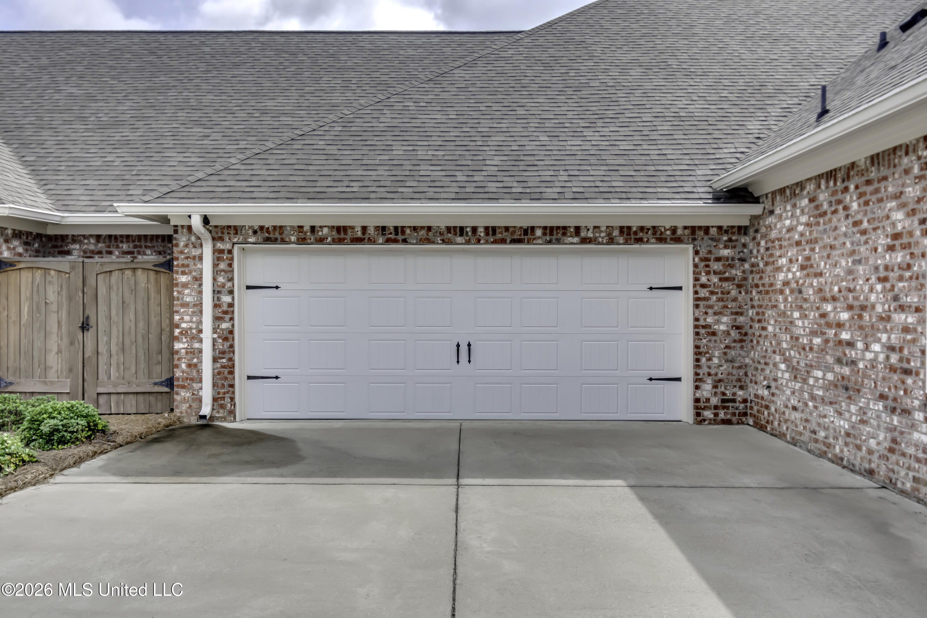 220 Freedom Ring Drive Property Photo 8
