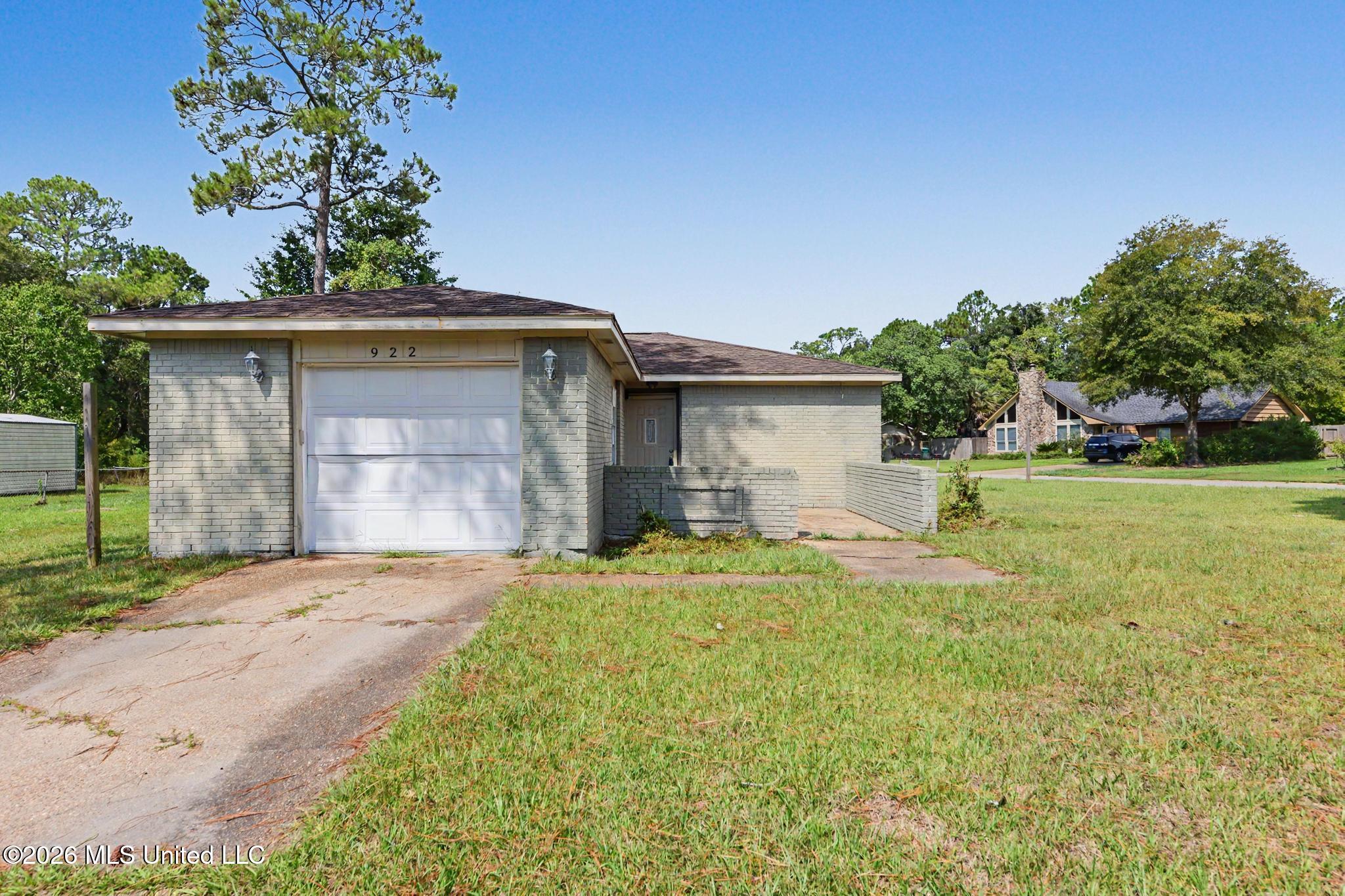 922 Sweetgum Drive Property Photo 1