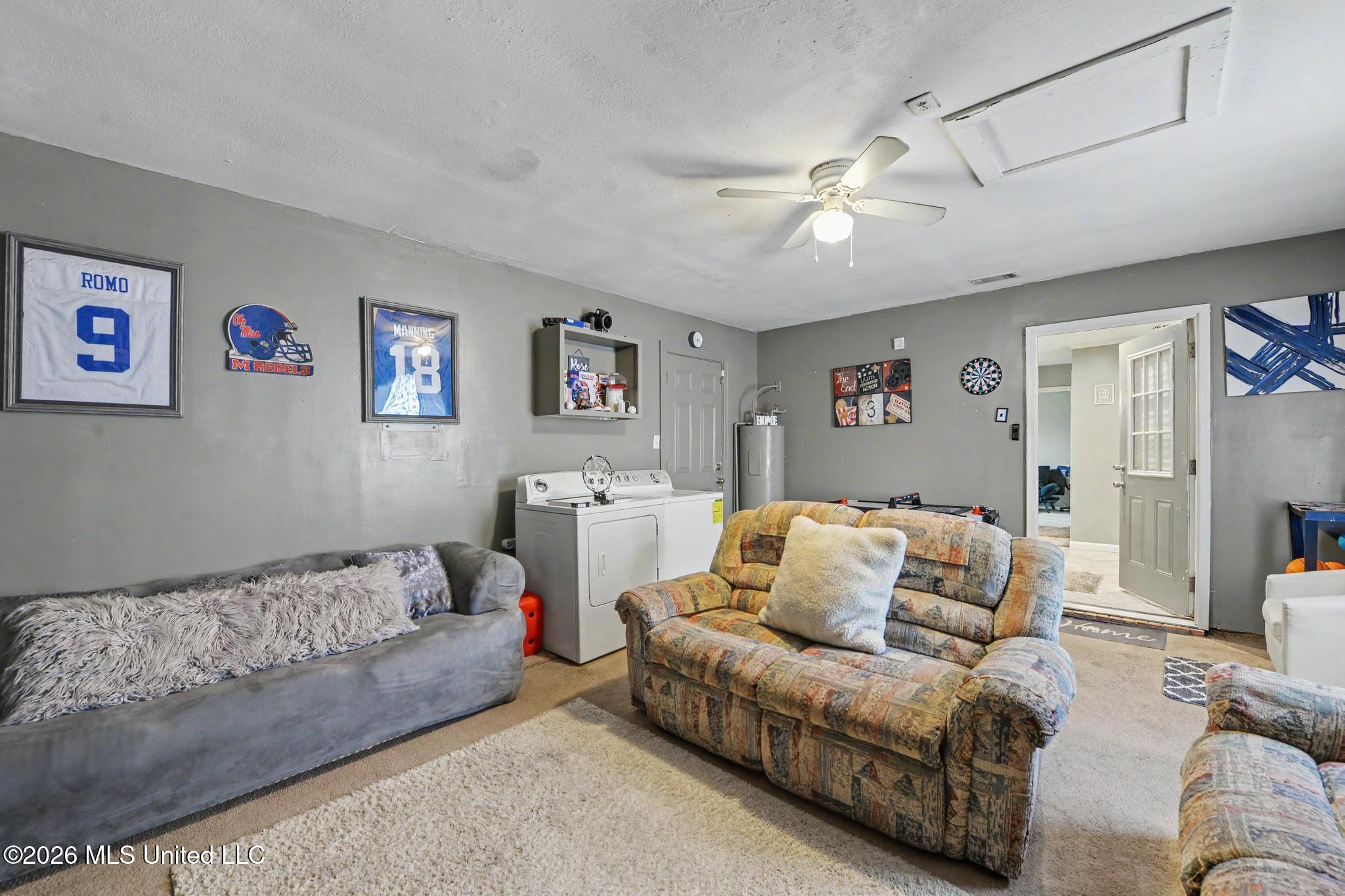 922 Sweetgum Drive Property Photo 2