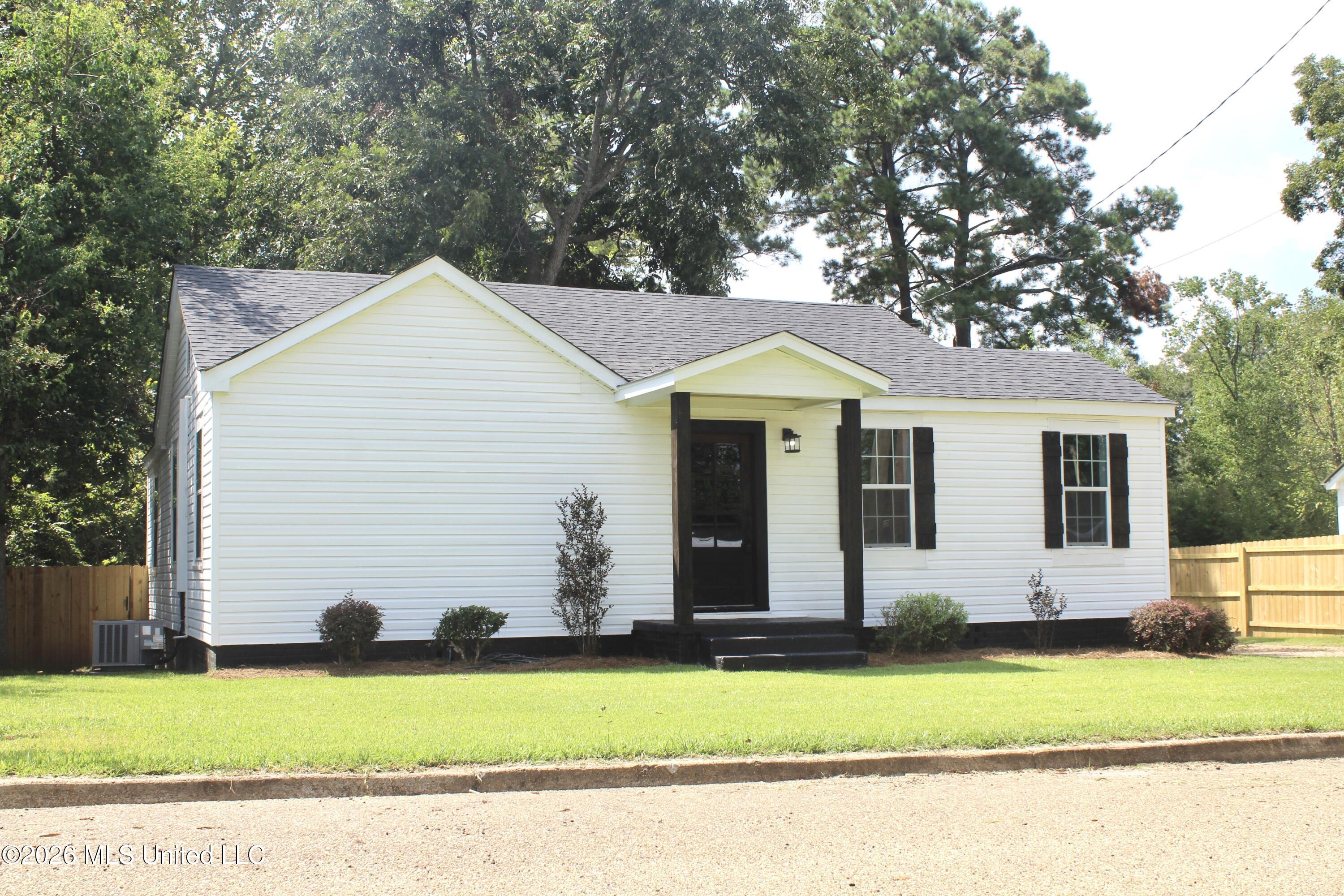 216 6th Avenue Property Photo 2