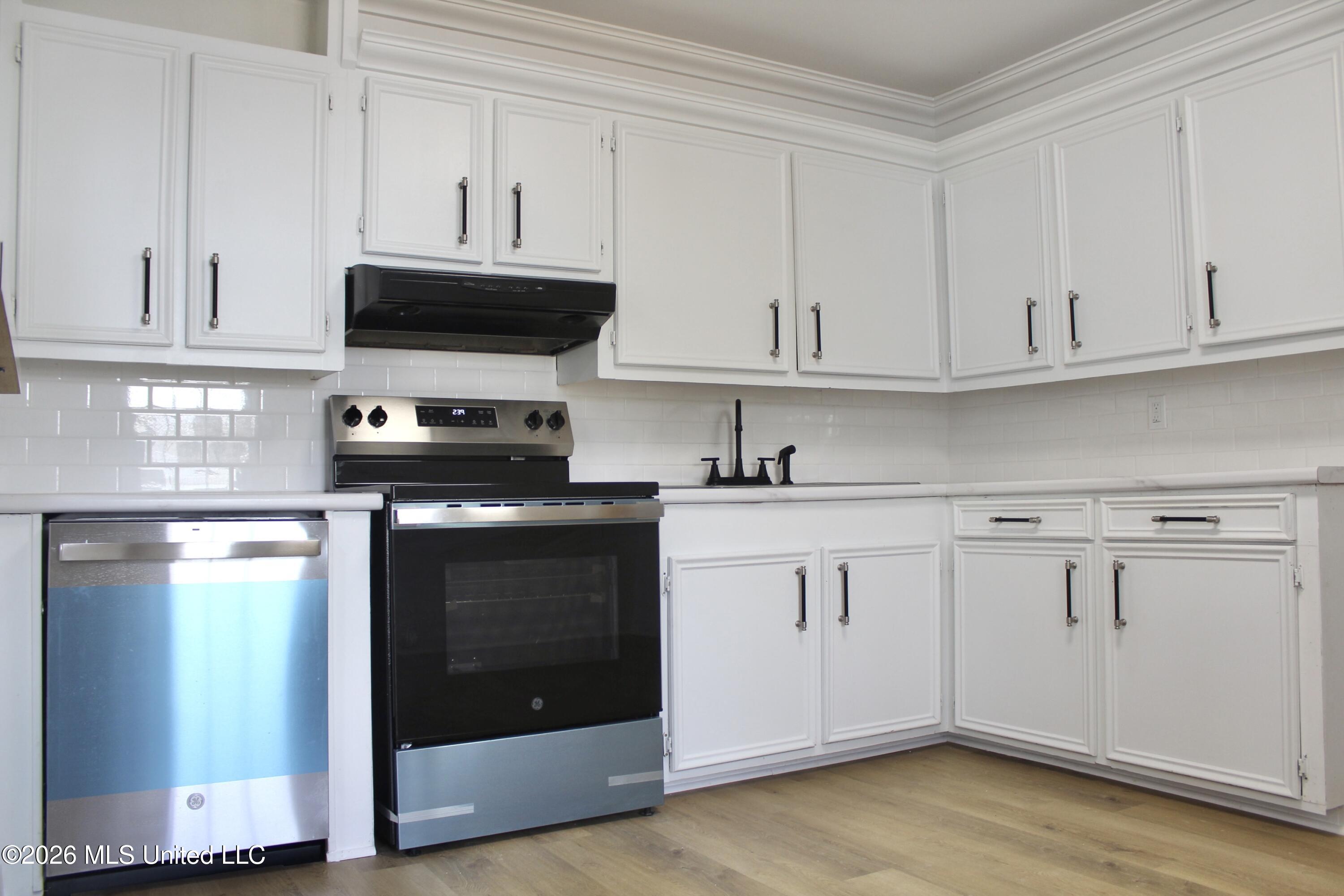 216 6th Avenue Property Photo 8