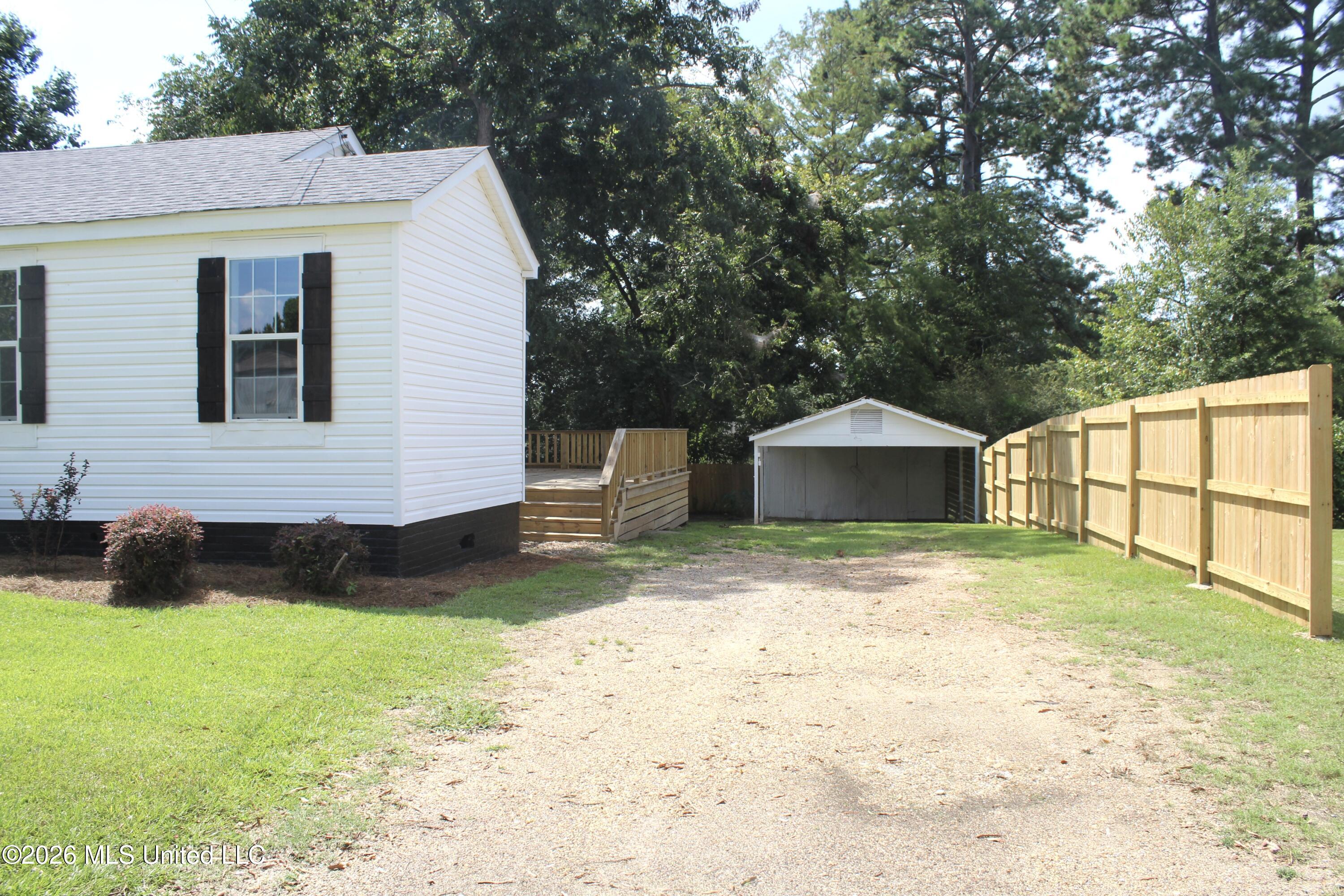 216 6th Avenue Property Photo 22