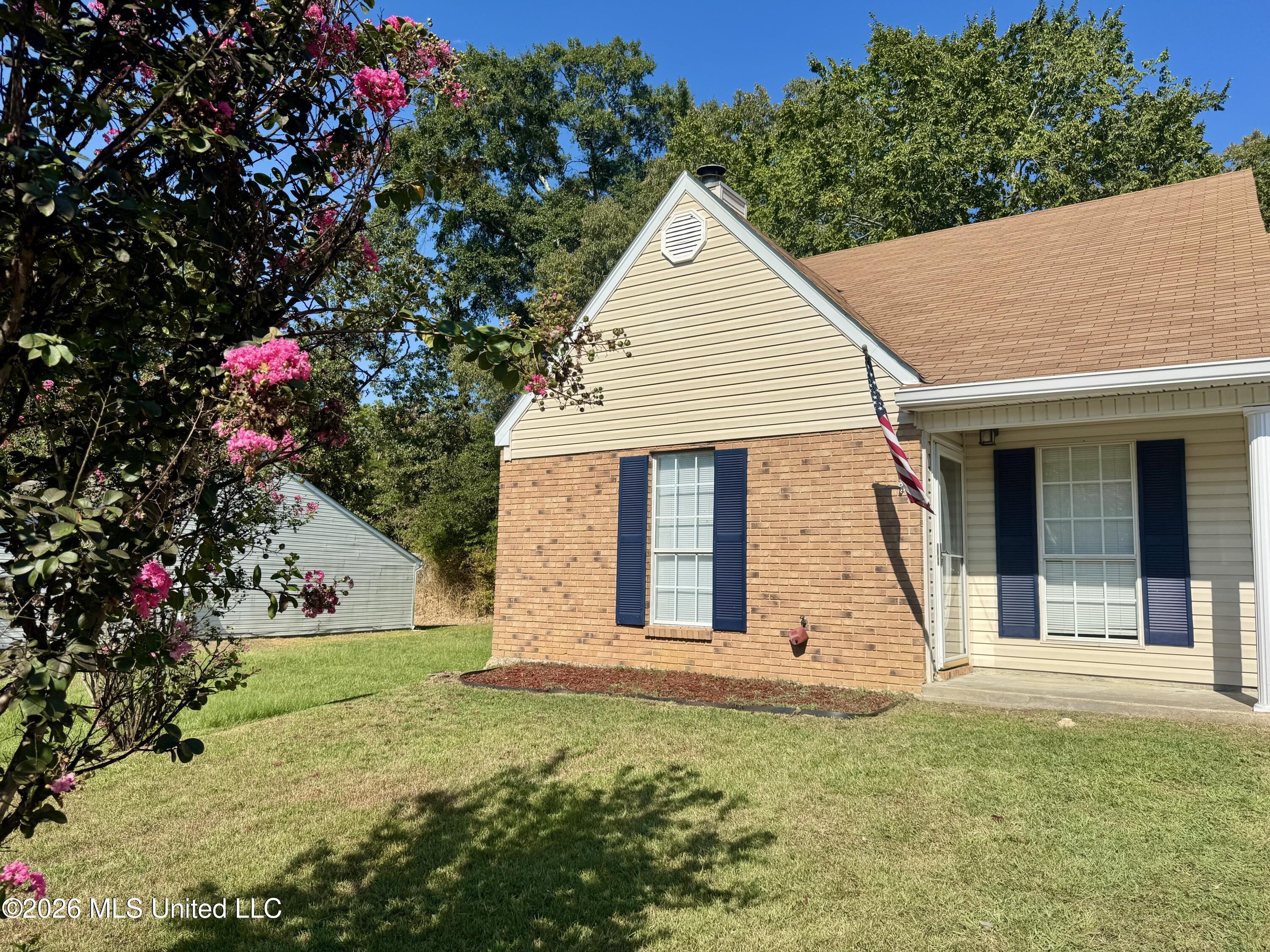1428 Chelsea Lane Property Photo 2