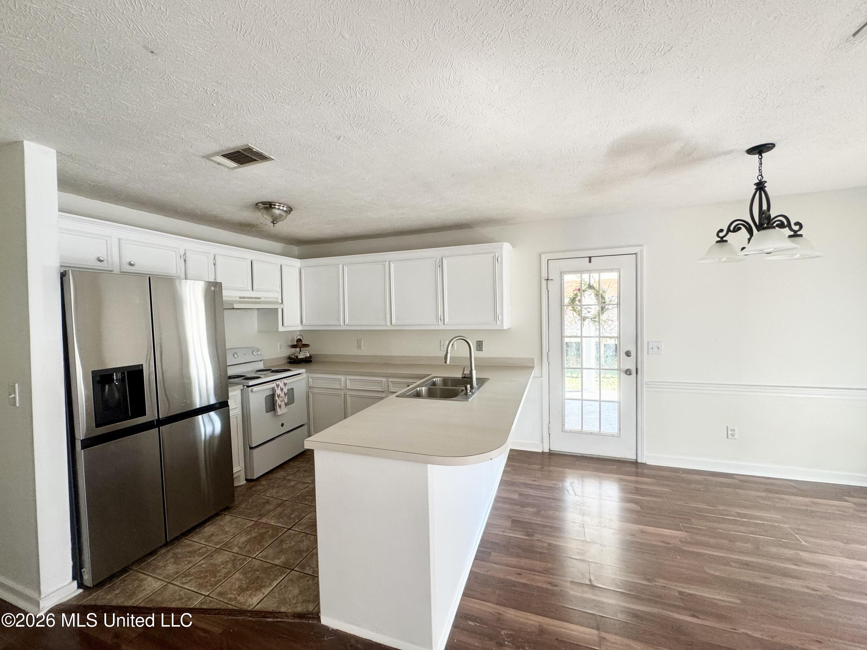 1428 Chelsea Lane Property Photo 6