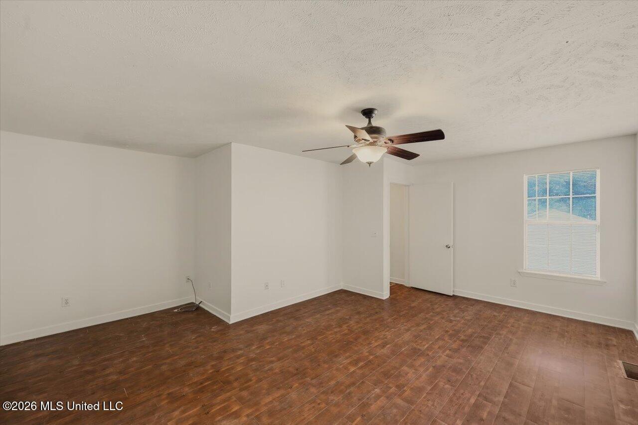1428 Chelsea Lane Property Photo 24