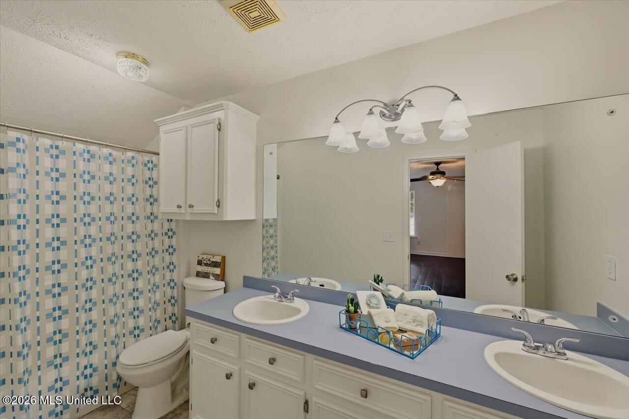 1428 Chelsea Lane Property Photo 25