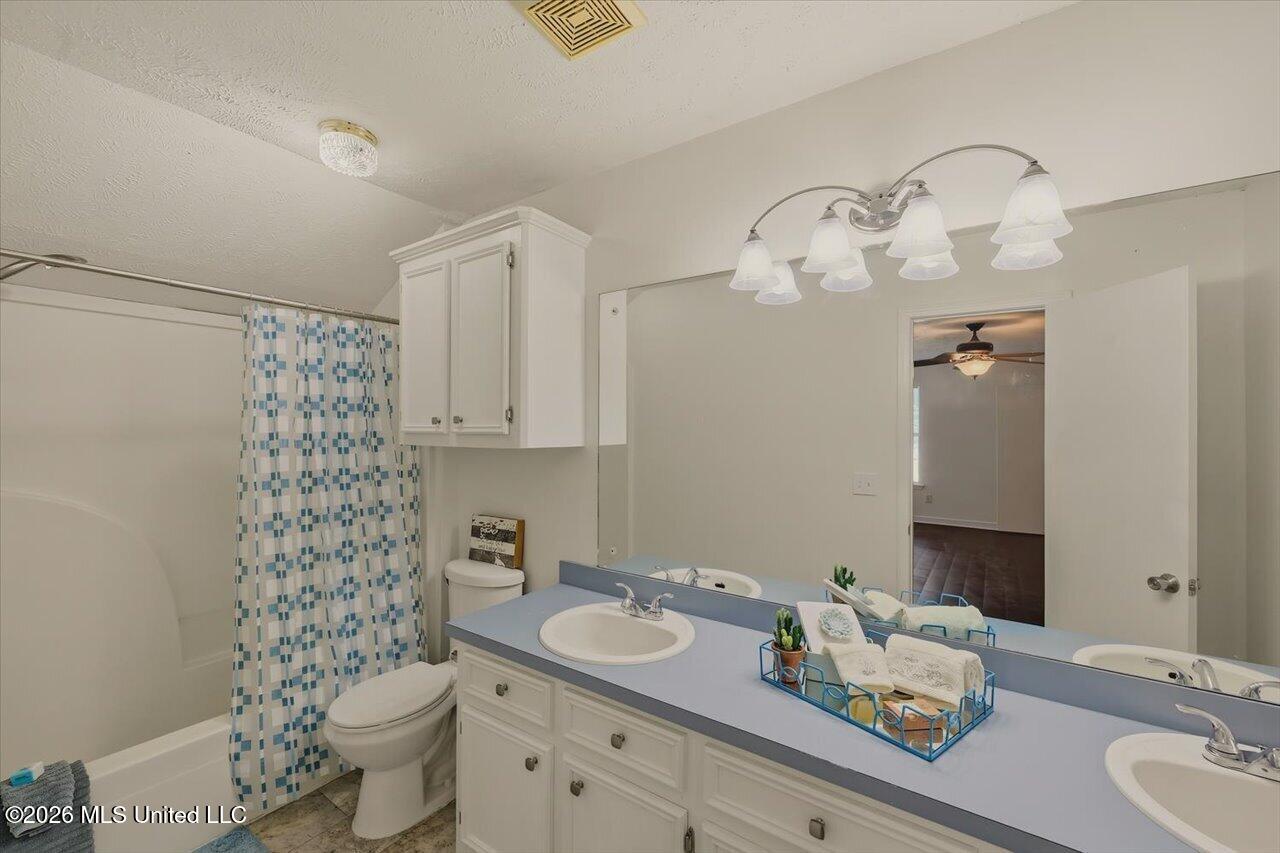 1428 Chelsea Lane Property Photo 27