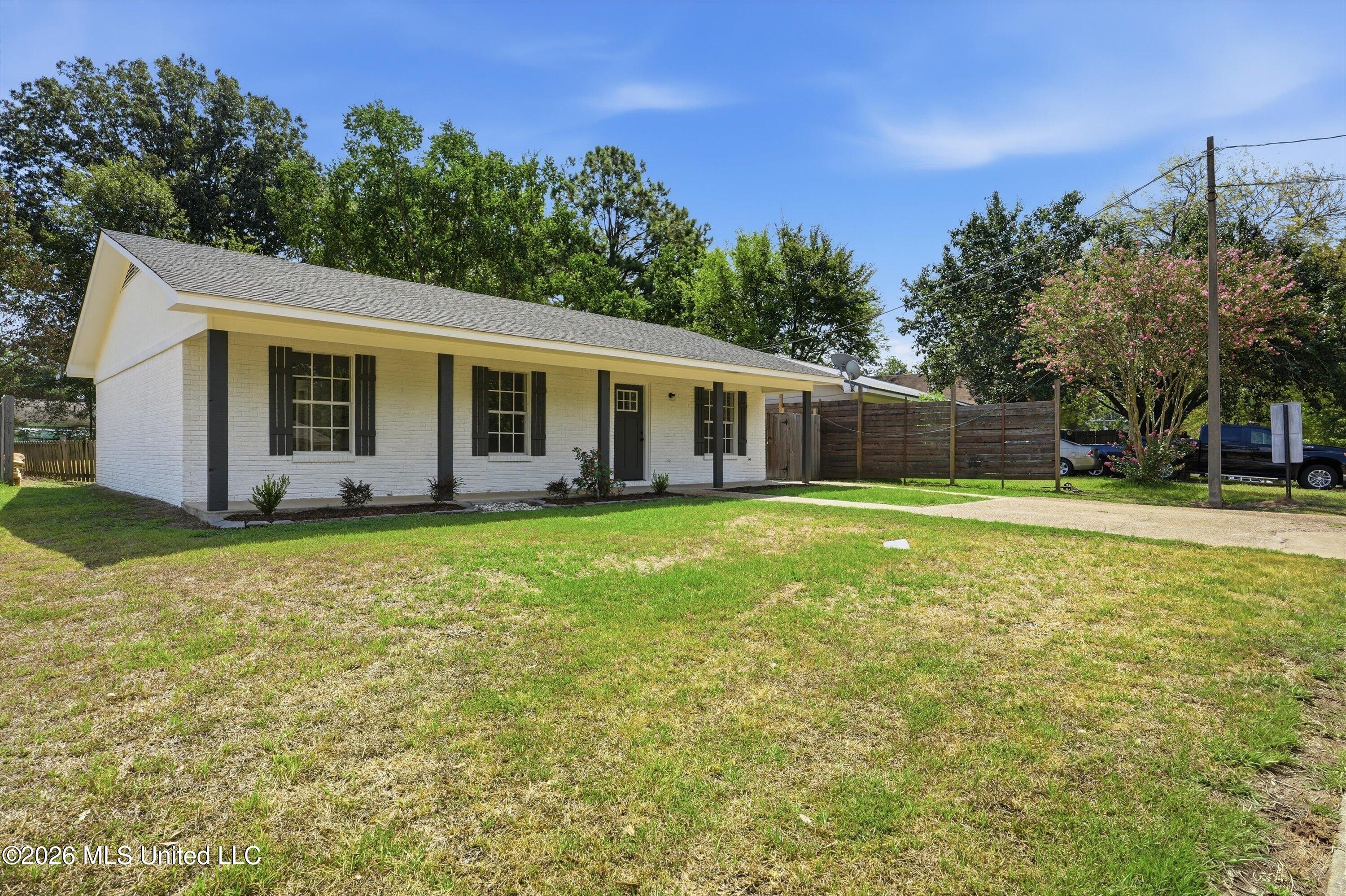 746 Clearmont Drive Property Photo 1