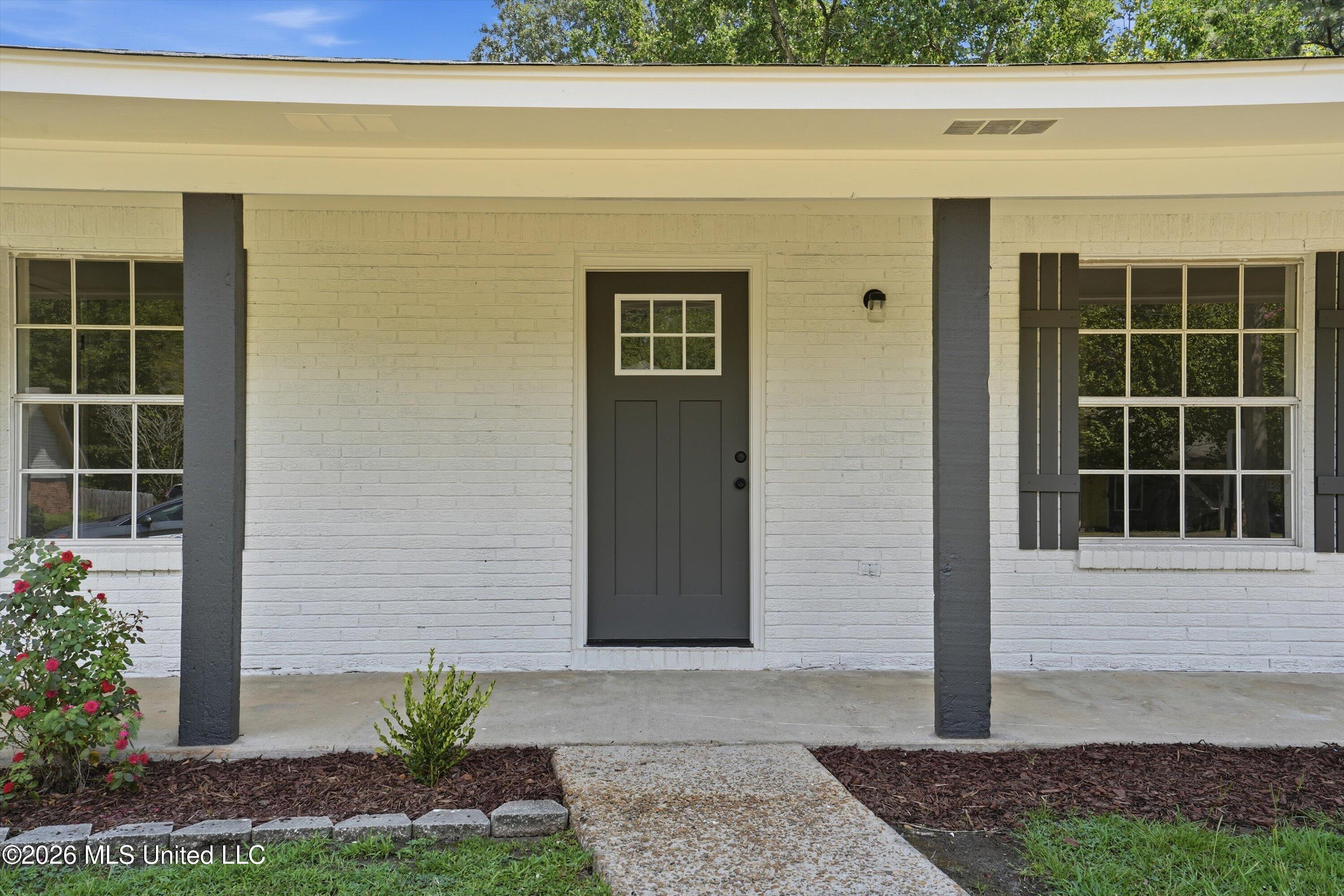 726 Clearmont Drive Property Photo 4