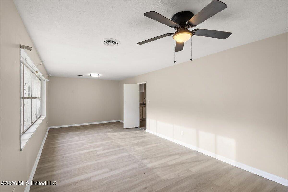 230 Hillside Drive Property Photo 6