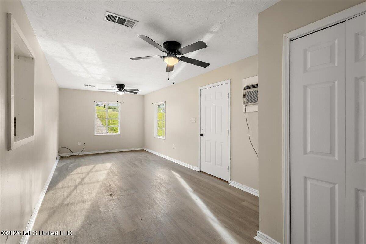 230 Hillside Drive Property Photo 12