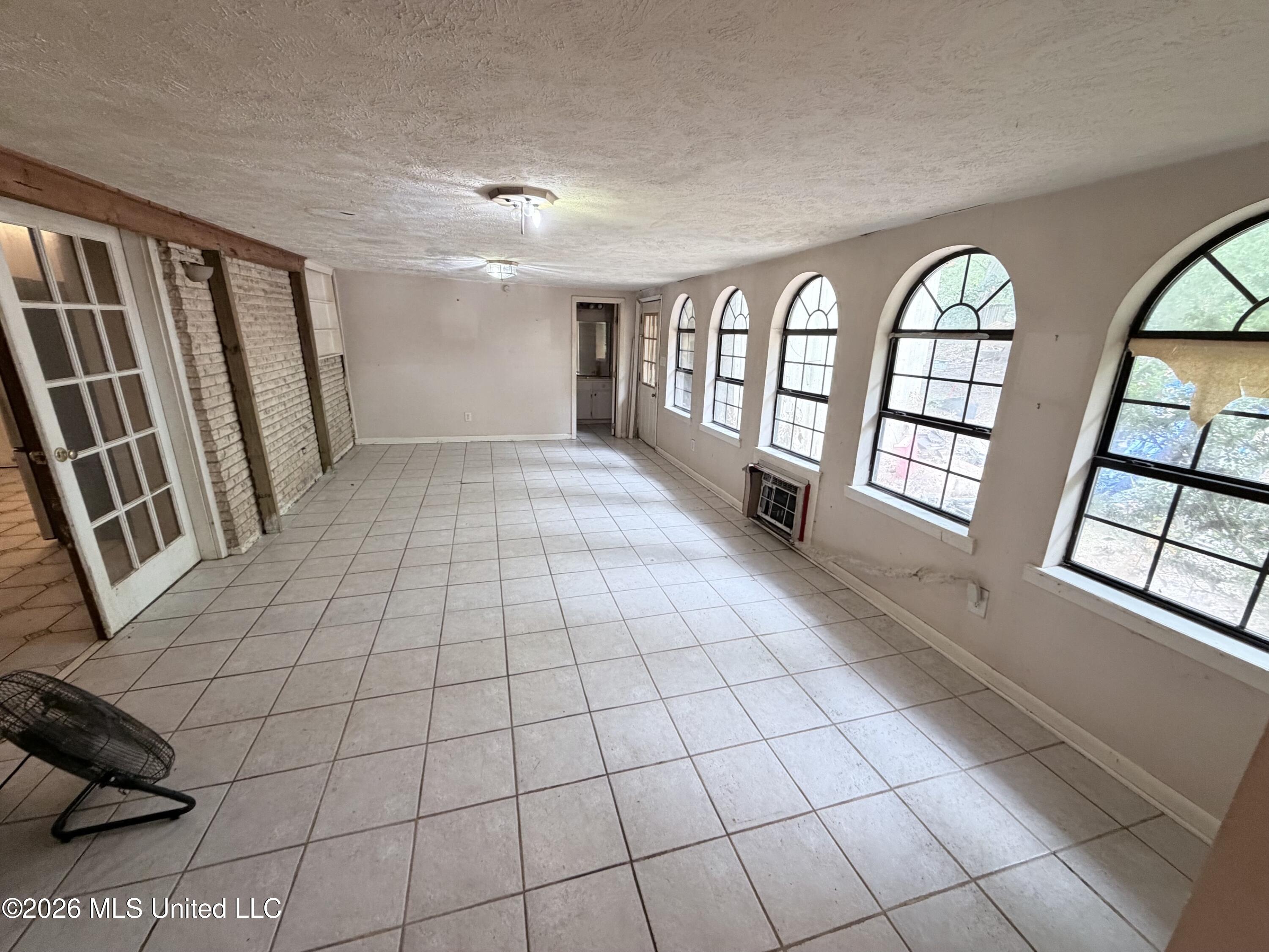 1723 Woodburn Street Property Photo 4