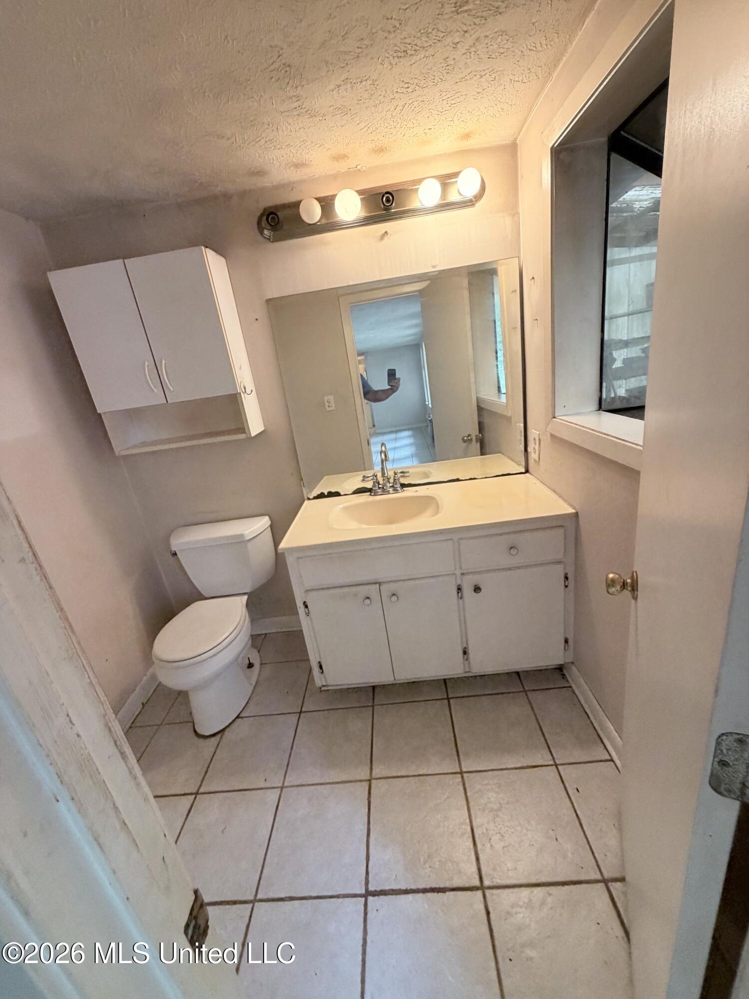 1723 Woodburn Street Property Photo 6
