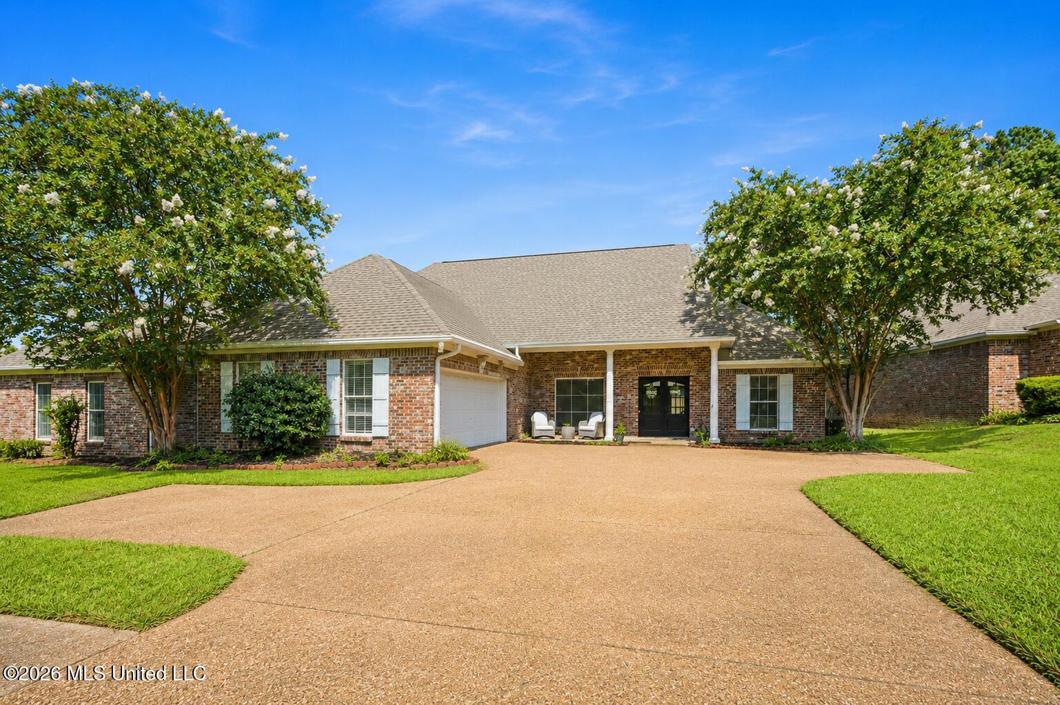 728 Danforth Drive Property Photo 1