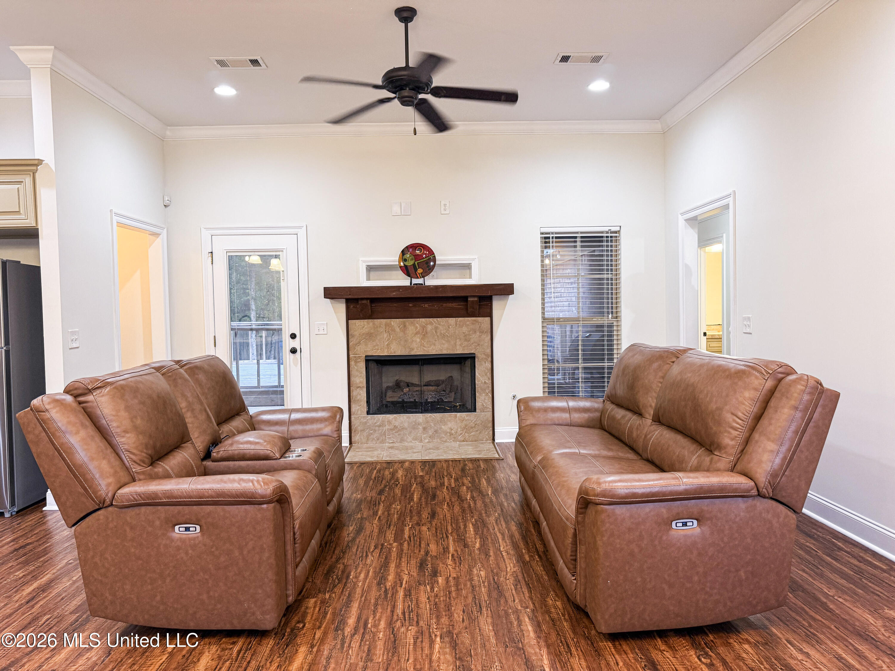 154 Notting Hill Place Property Photo 6