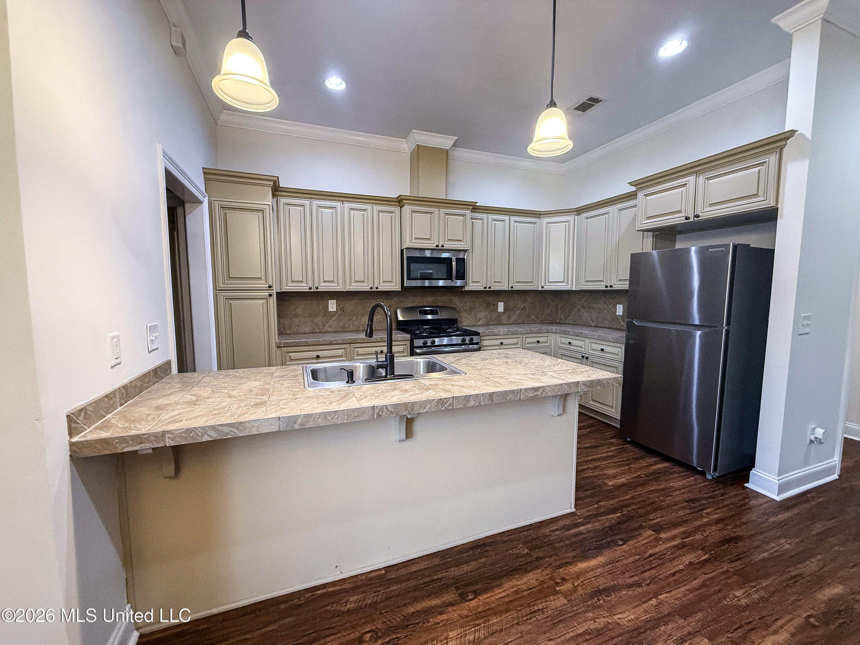 154 Notting Hill Place Property Photo 11