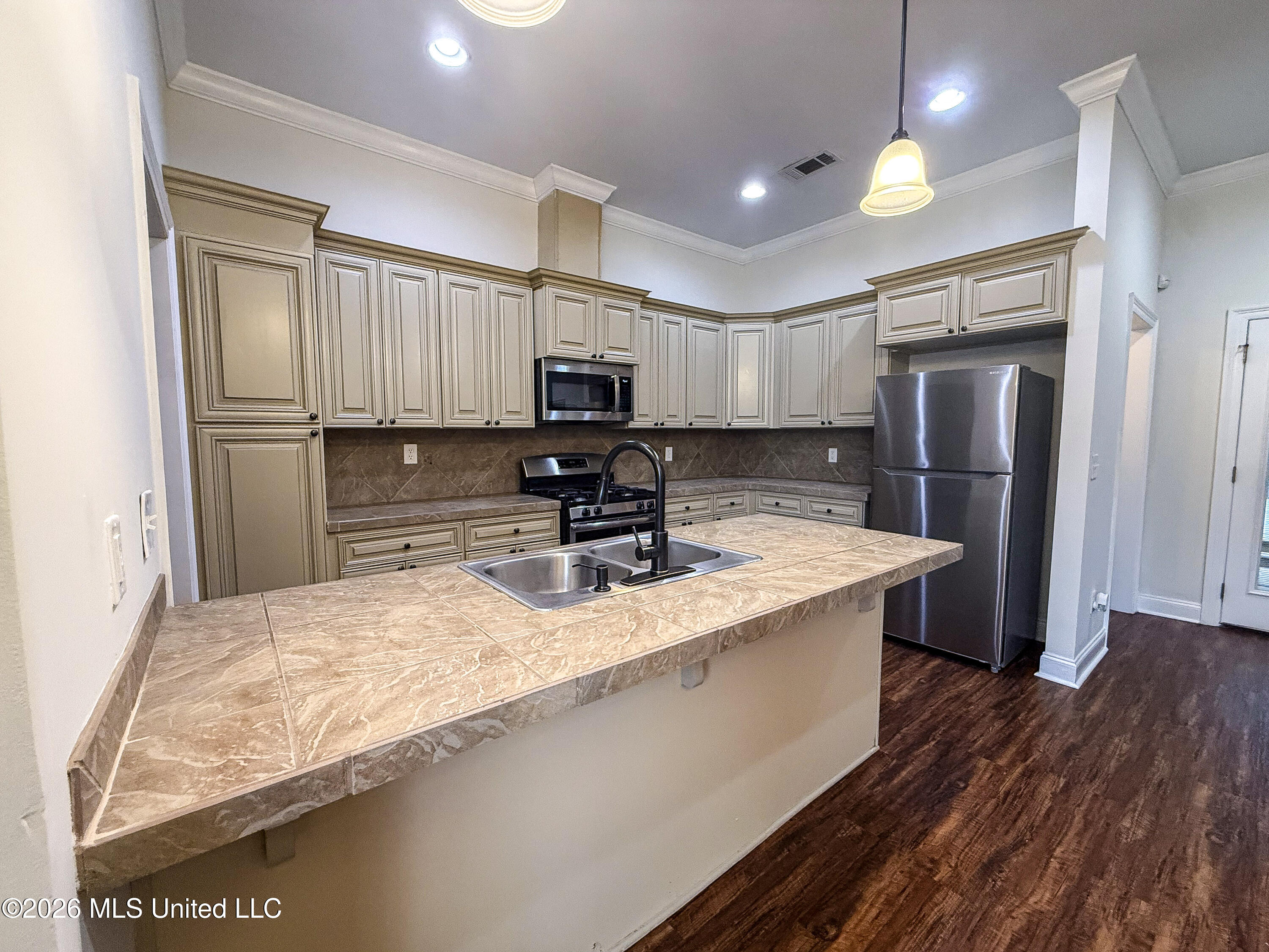 154 Notting Hill Place Property Photo 12