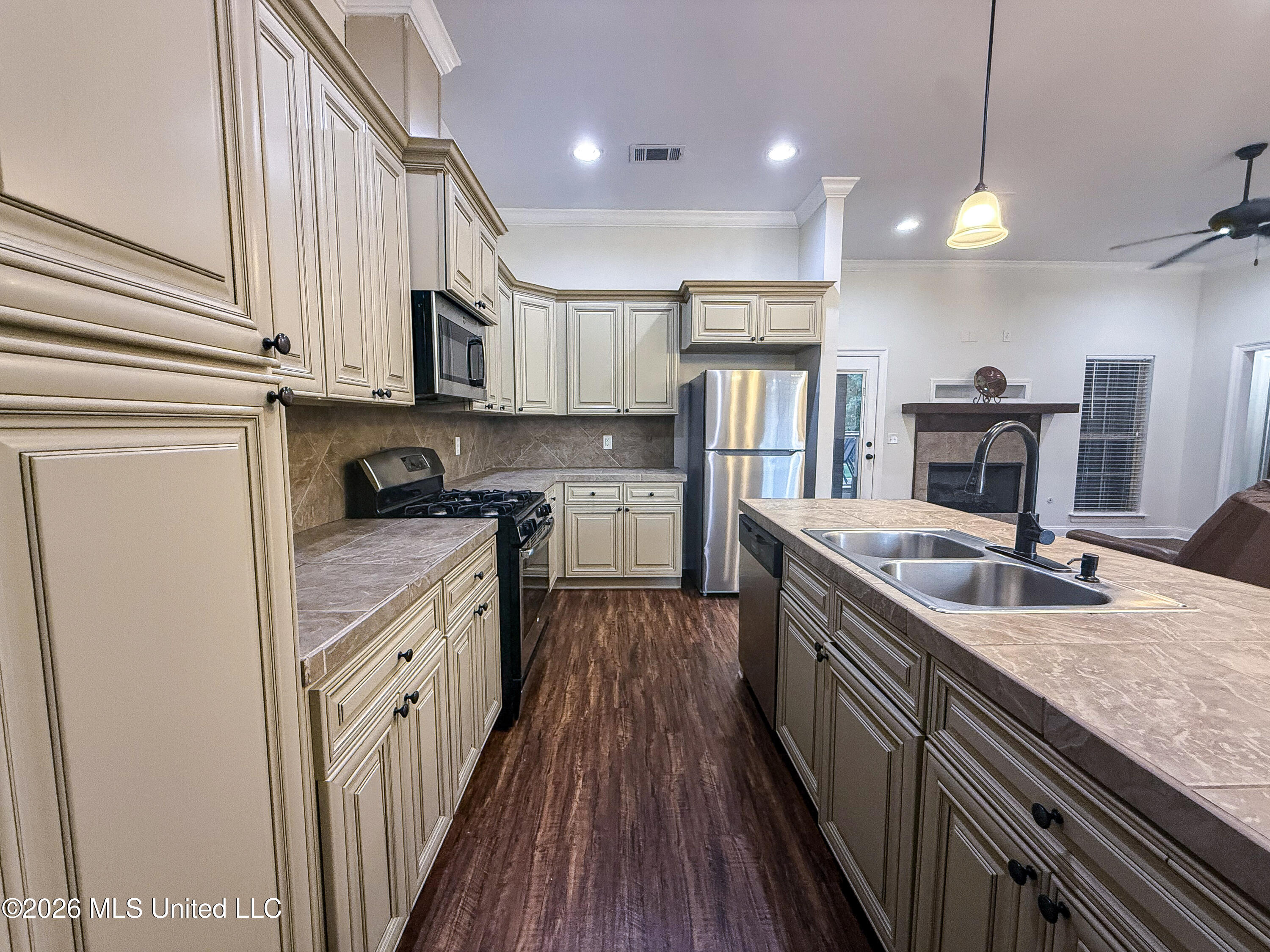 154 Notting Hill Place Property Photo 14