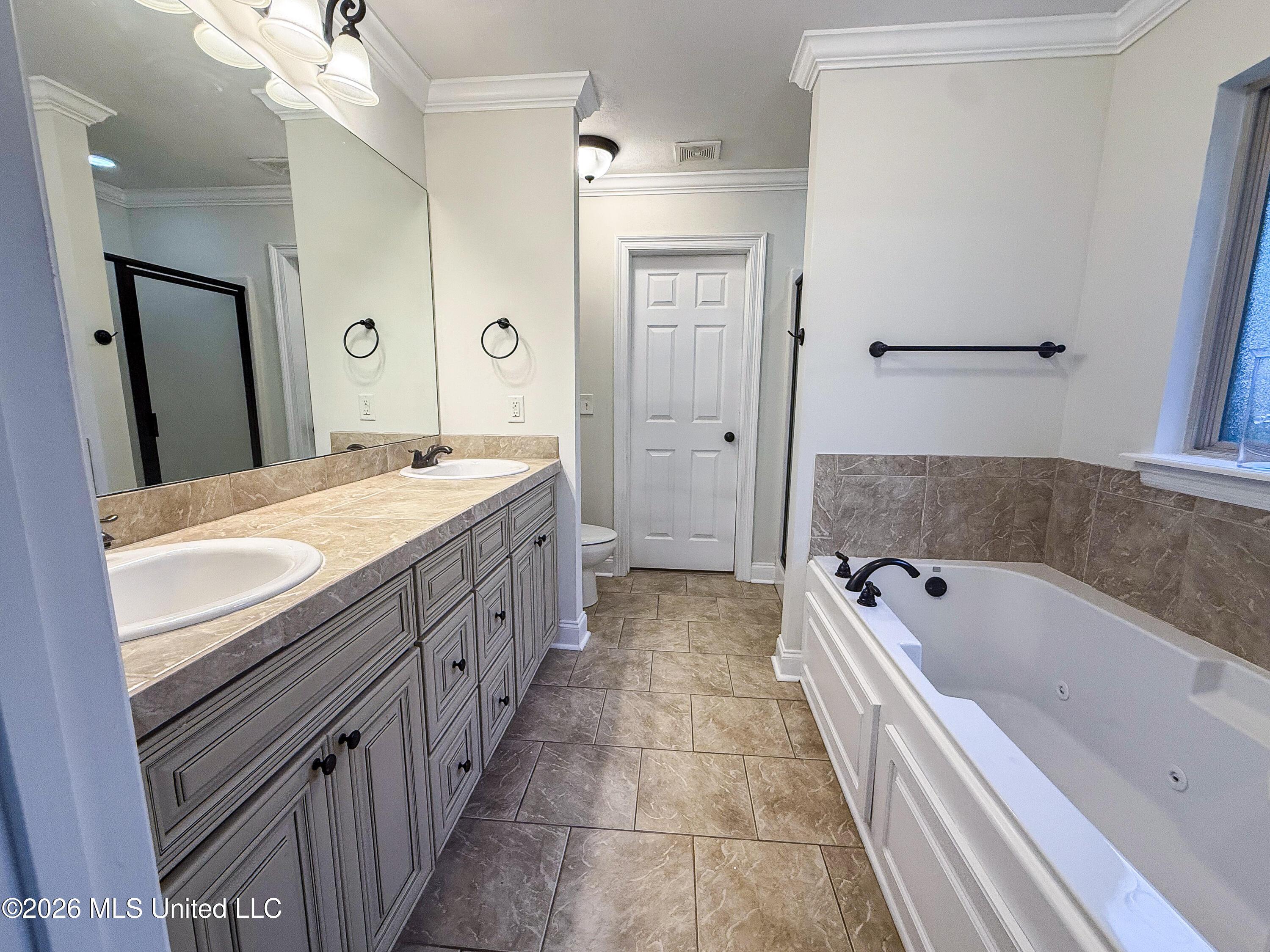 154 Notting Hill Place Property Photo 25