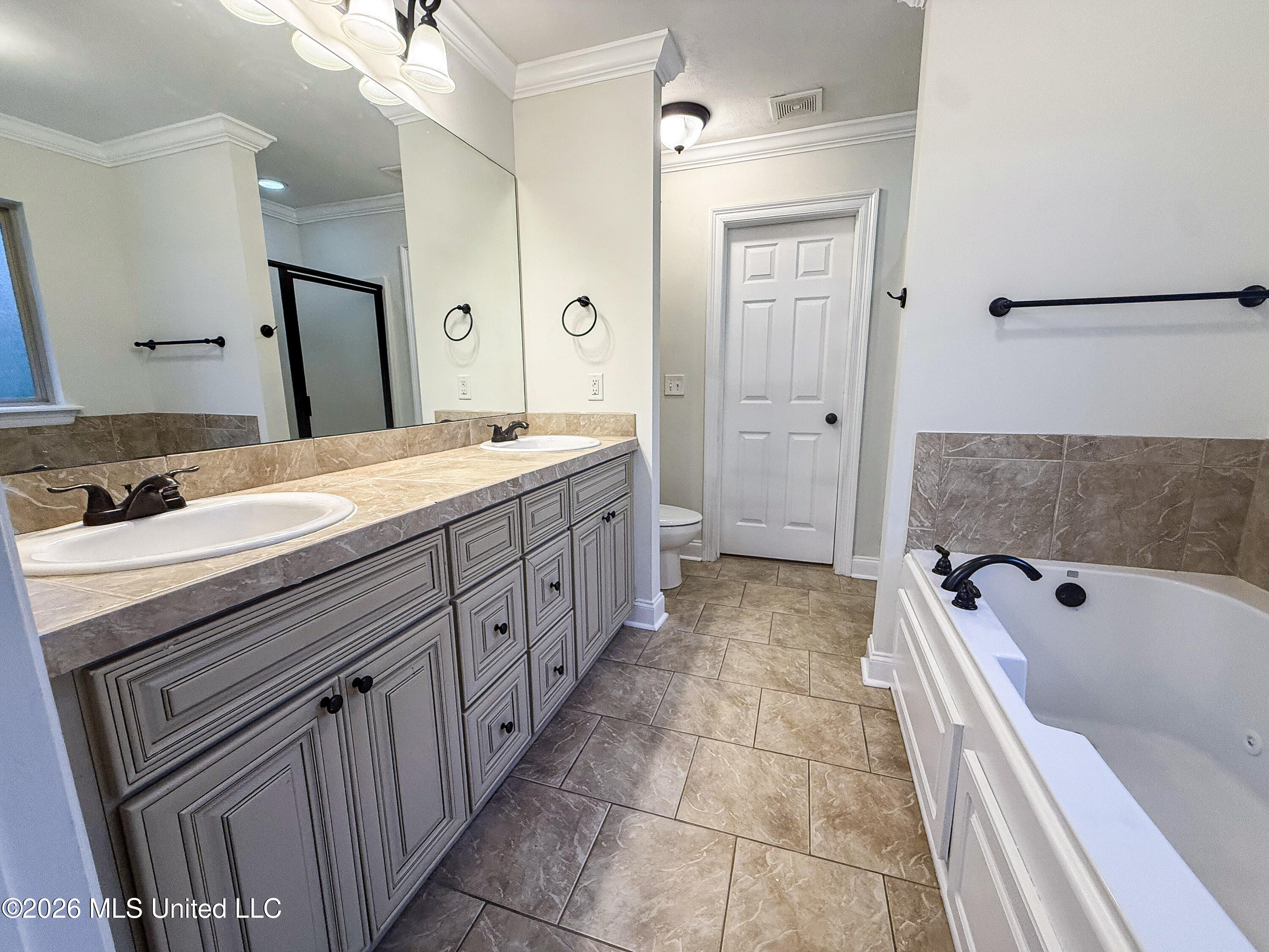 154 Notting Hill Place Property Photo 26