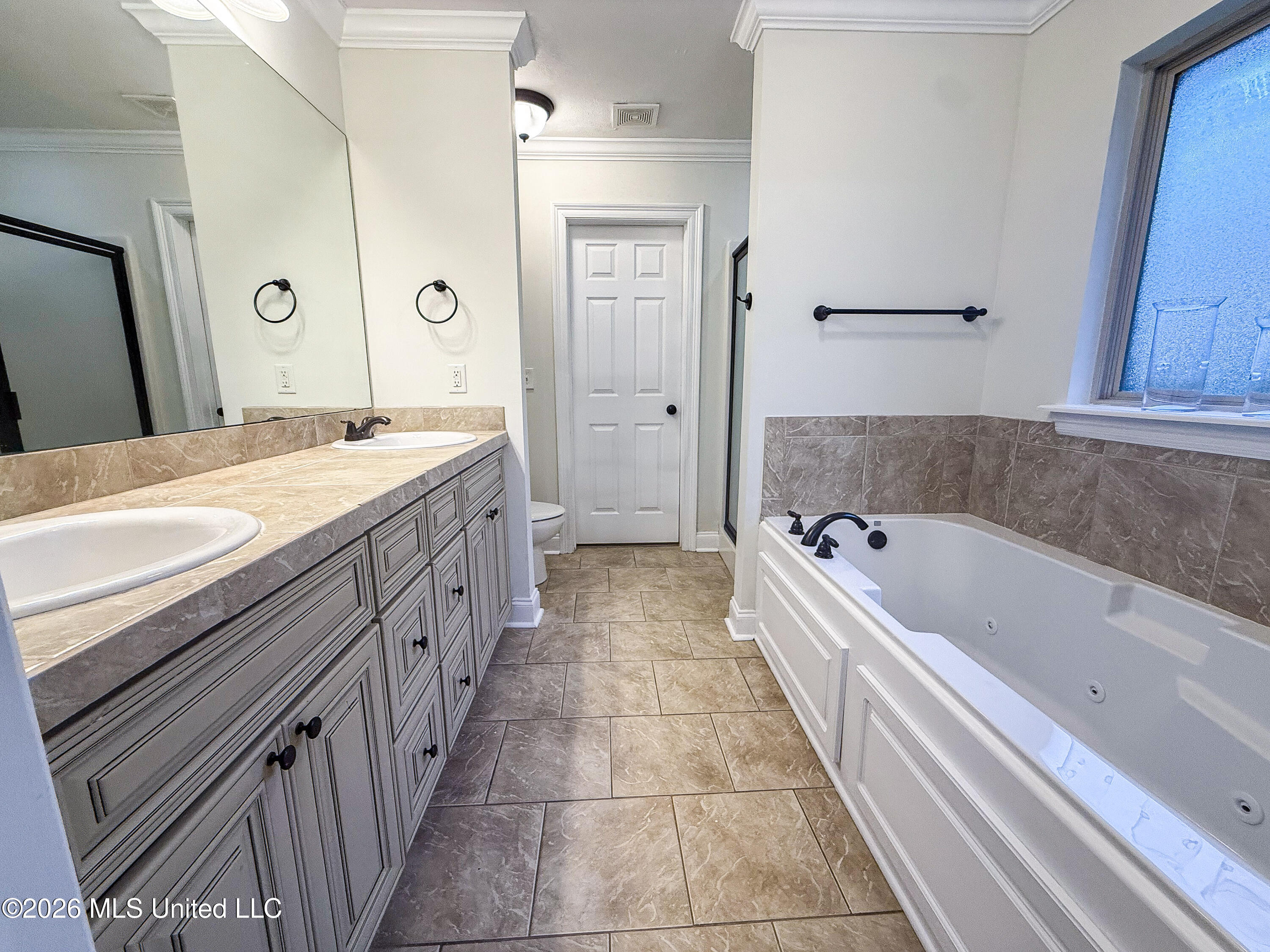 154 Notting Hill Place Property Photo 27