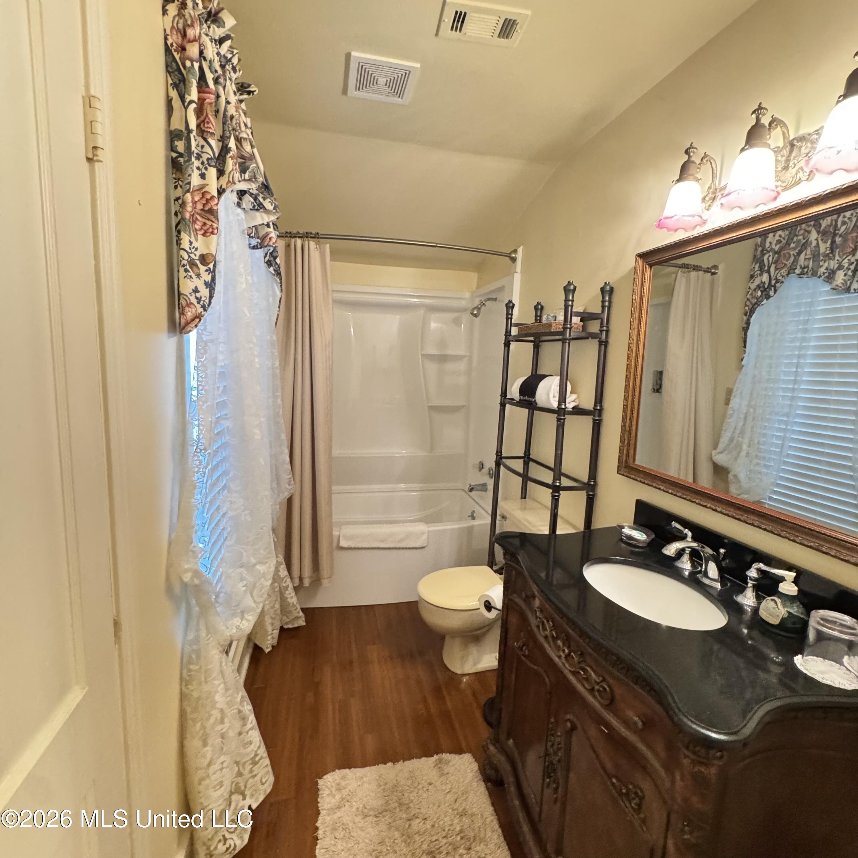 718 N Union Street Property Photo 22