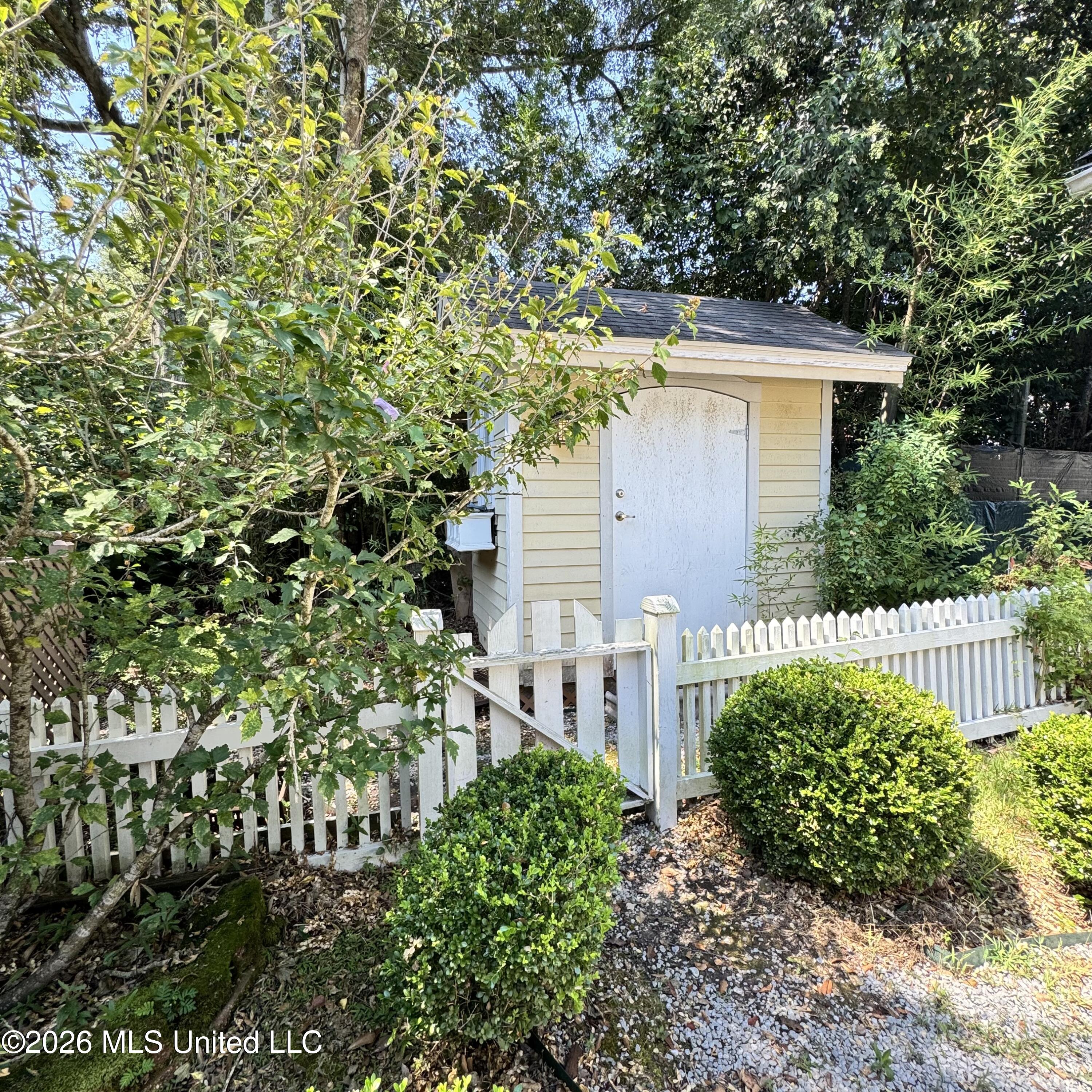 718 N Union Street Property Photo 27