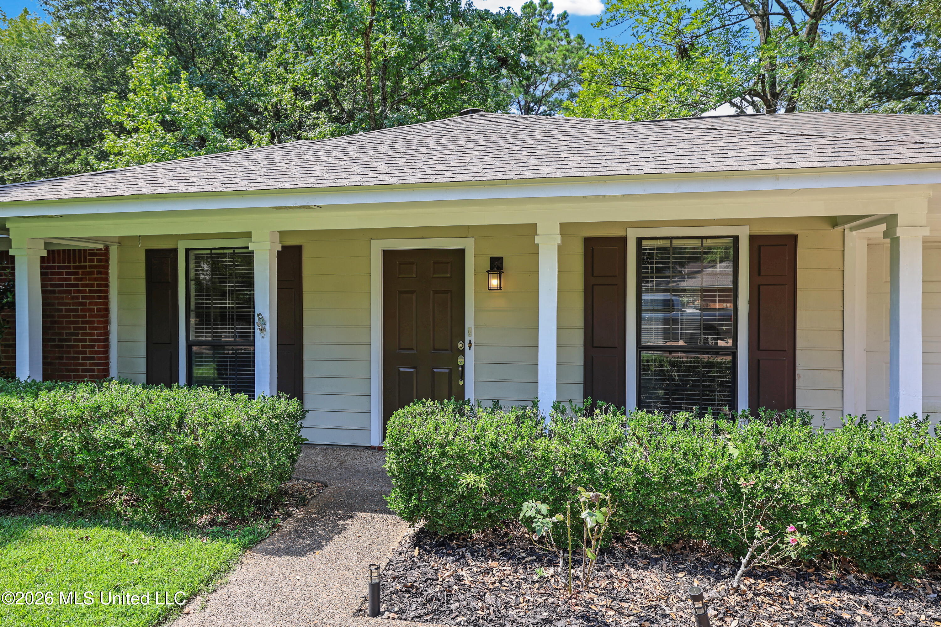 95 Twin Oaks Drive Property Photo 2