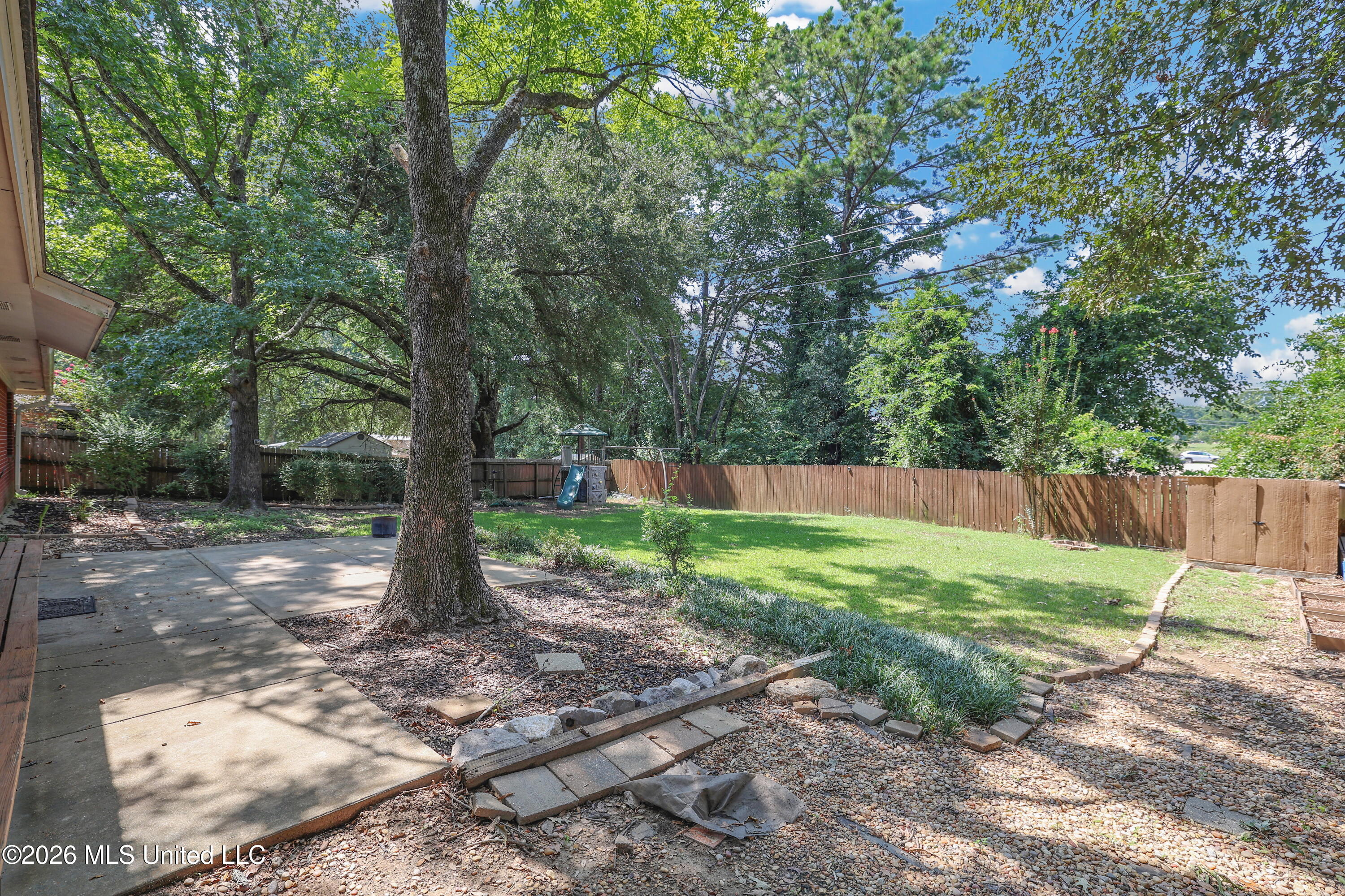 95 Twin Oaks Drive Property Photo 28