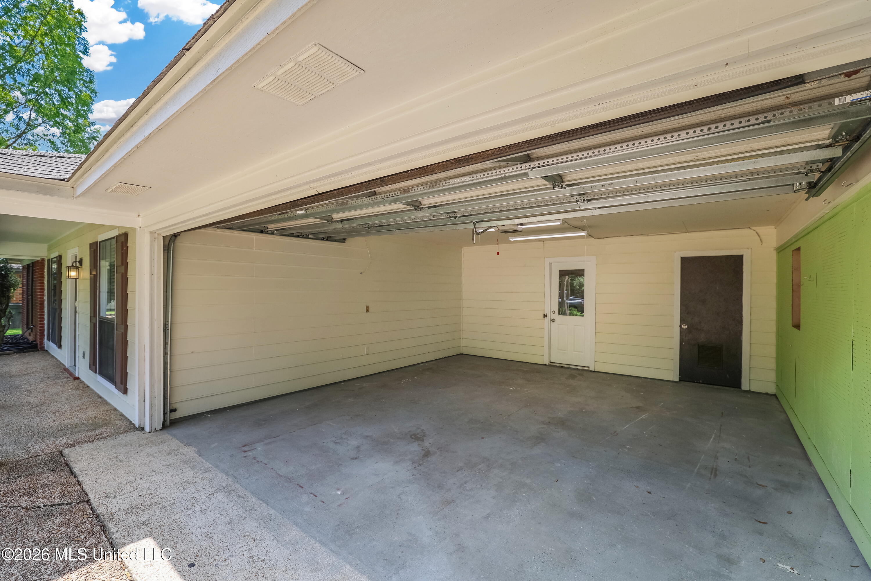 95 Twin Oaks Drive Property Photo 36