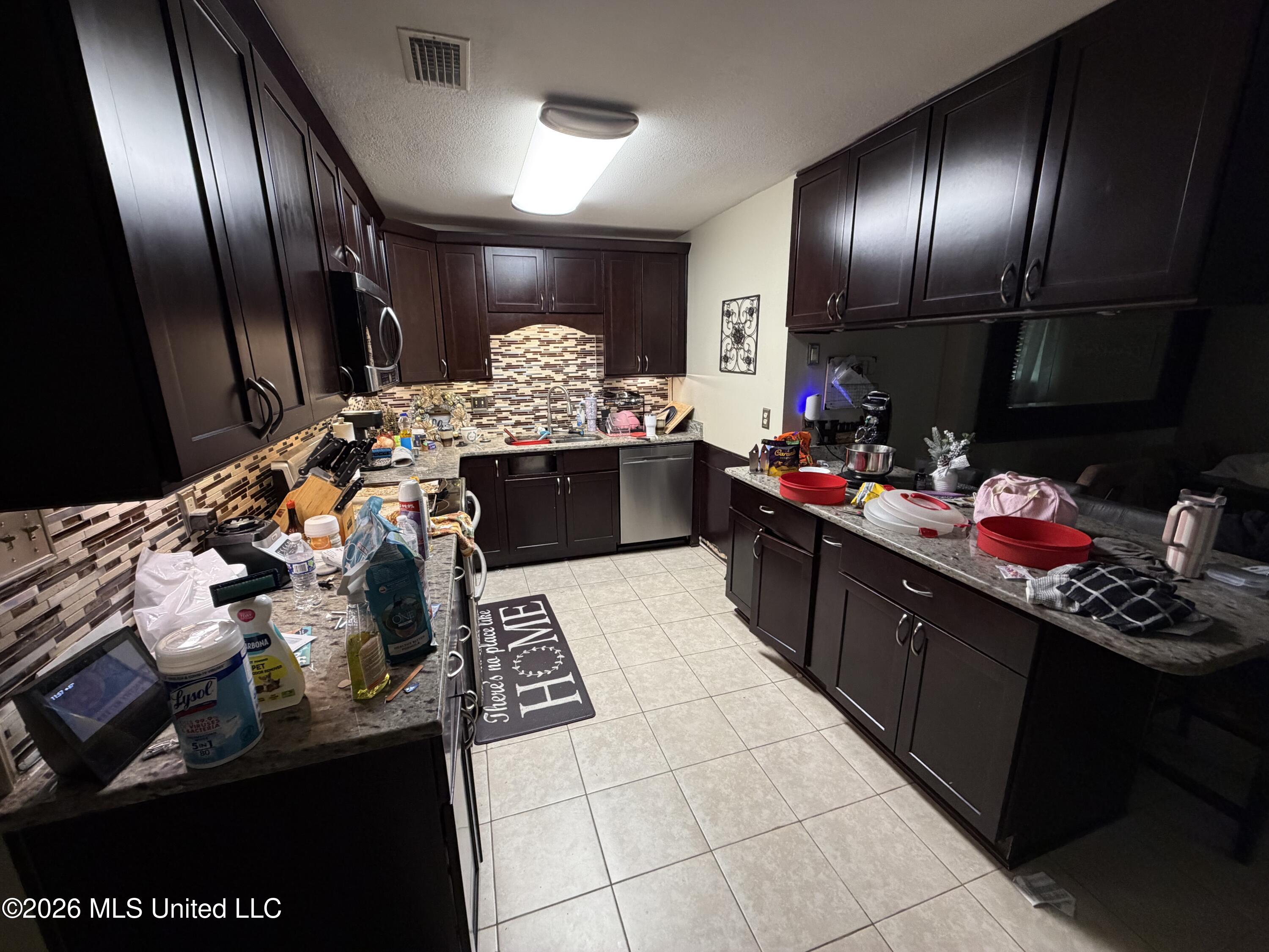 9234 Guywood Road Property Photo 3
