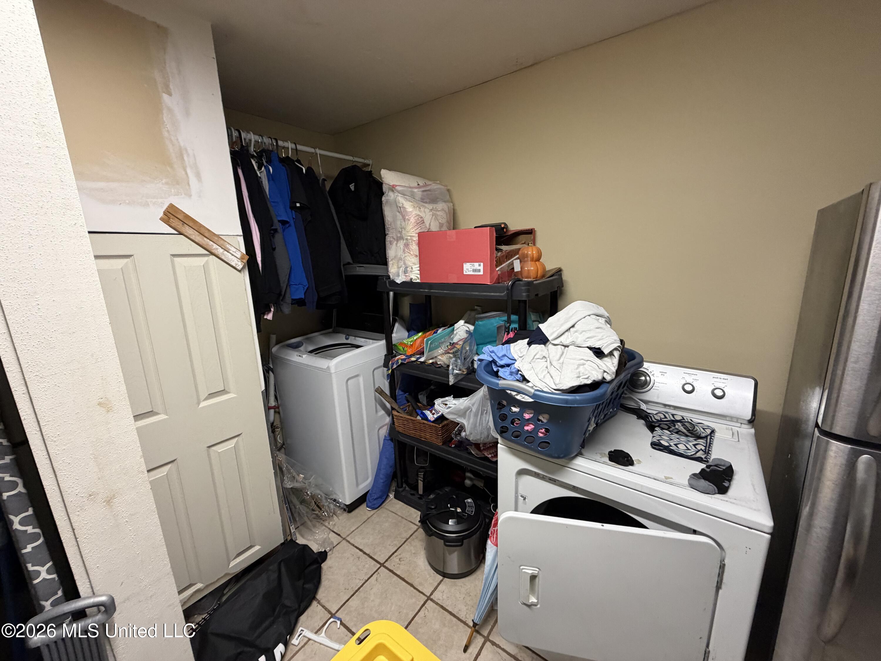 9234 Guywood Road Property Photo 7