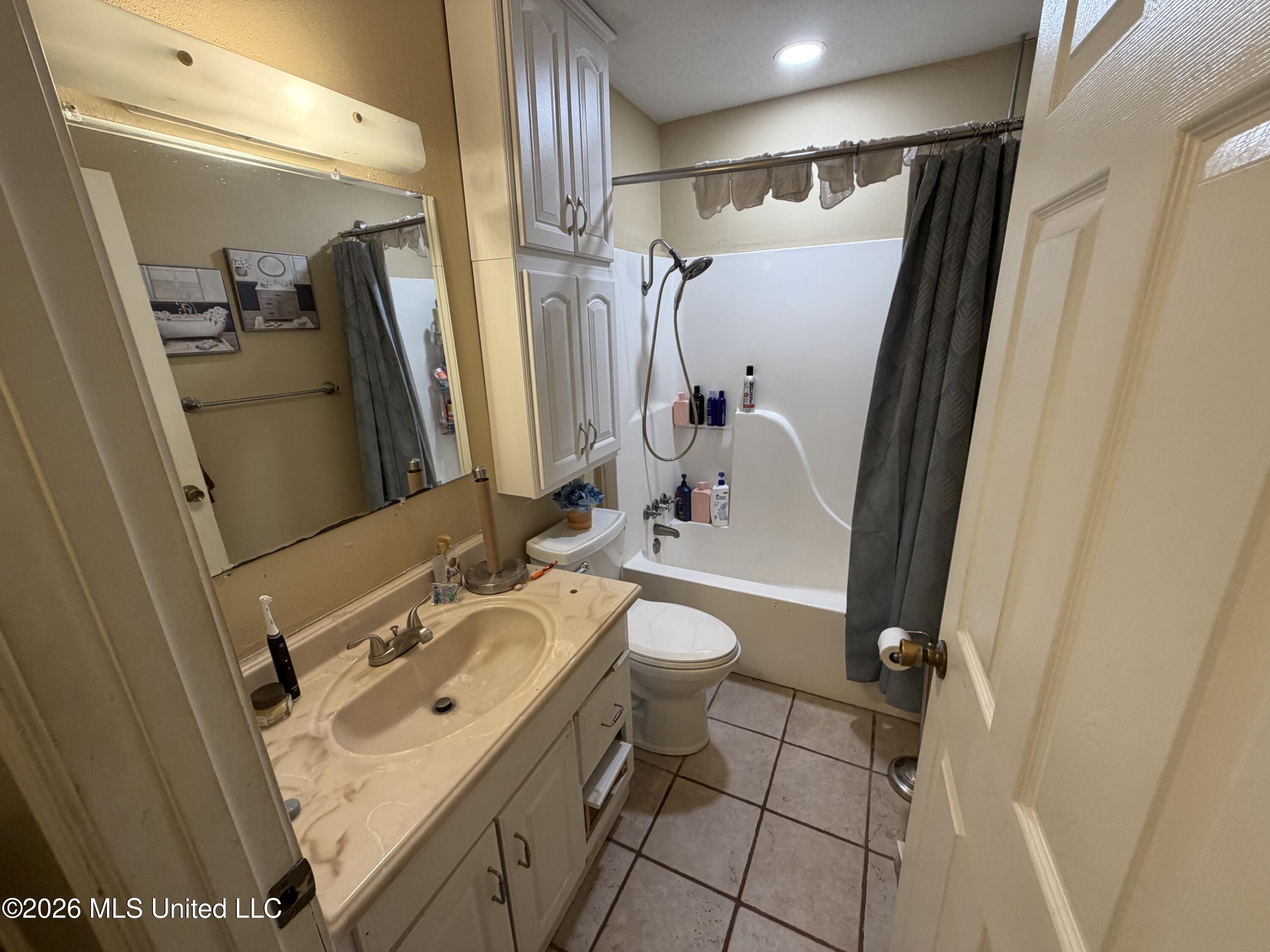 9234 Guywood Road Property Photo 9