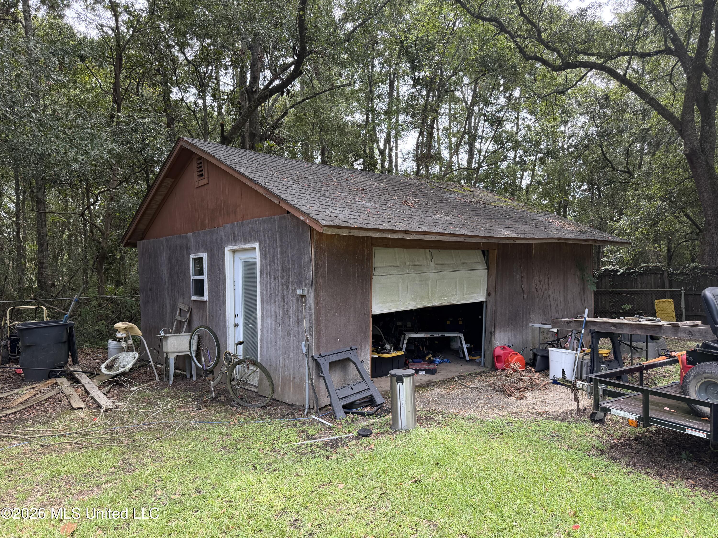 9234 Guywood Road Property Photo 17
