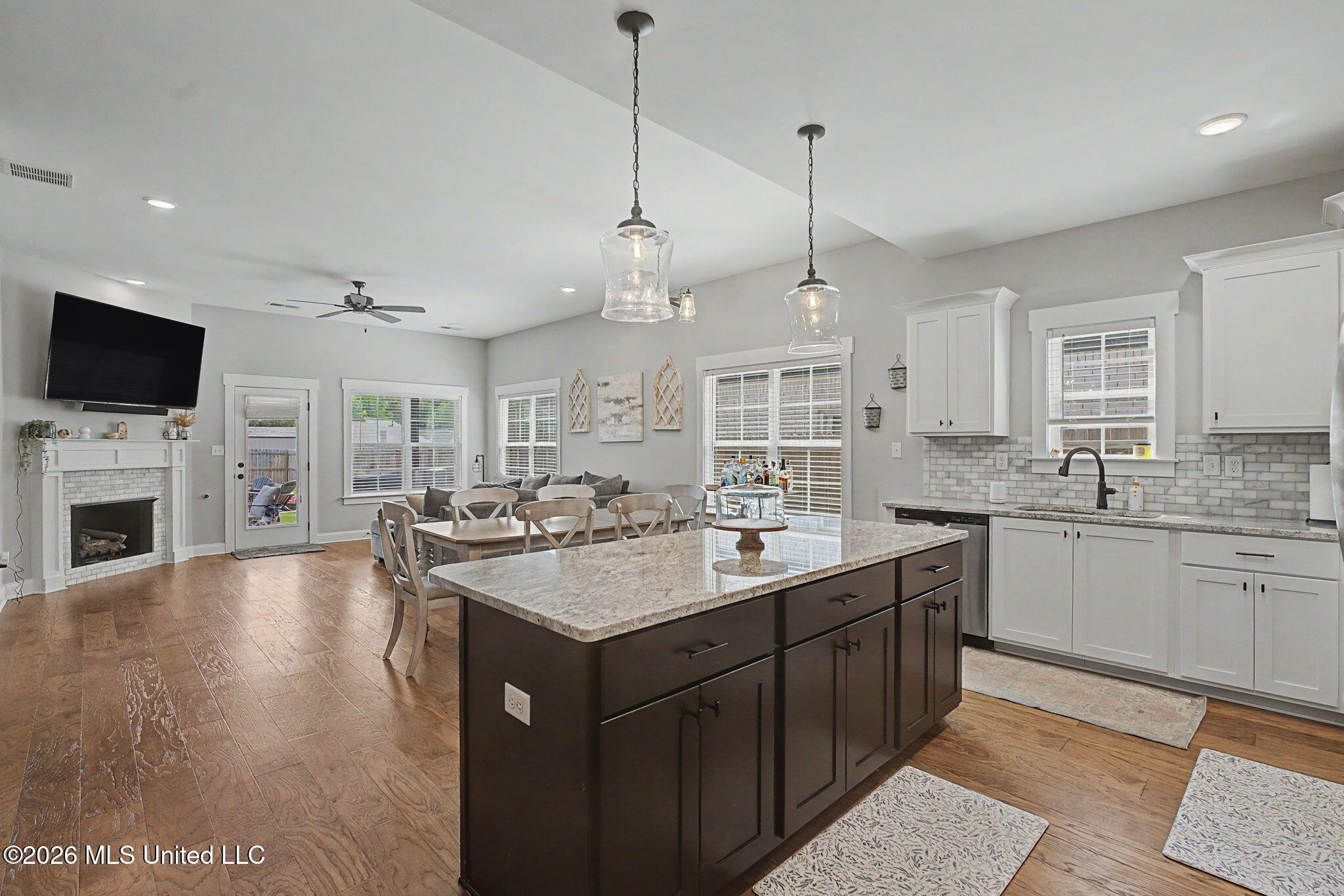 7559 Crosswinds Boulevard Property Photo 6