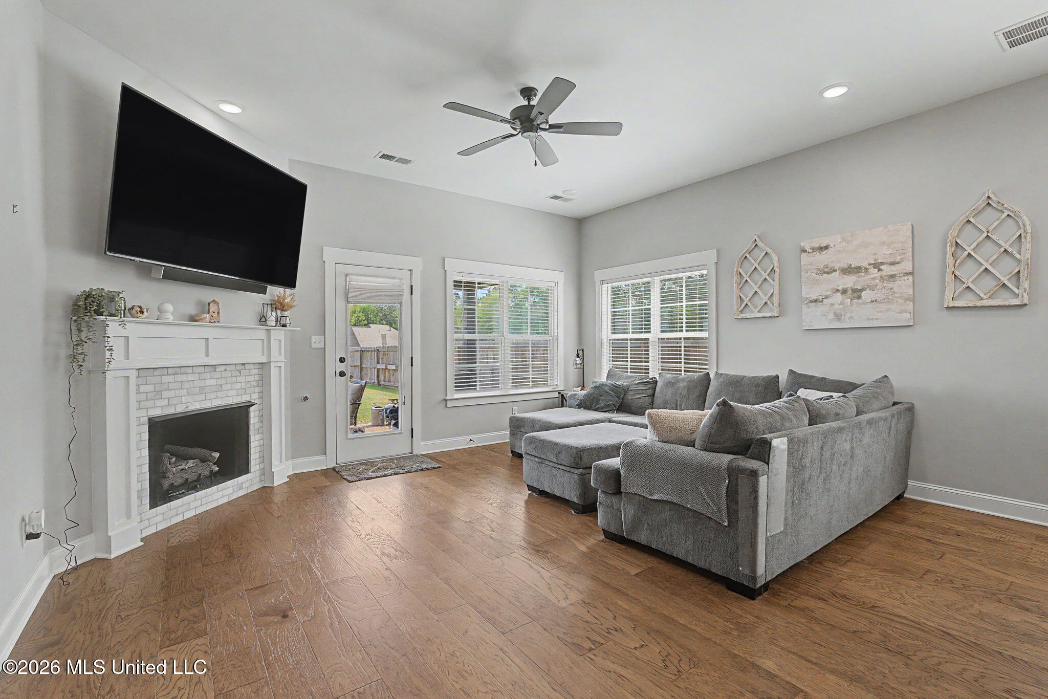 7559 Crosswinds Boulevard Property Photo 10