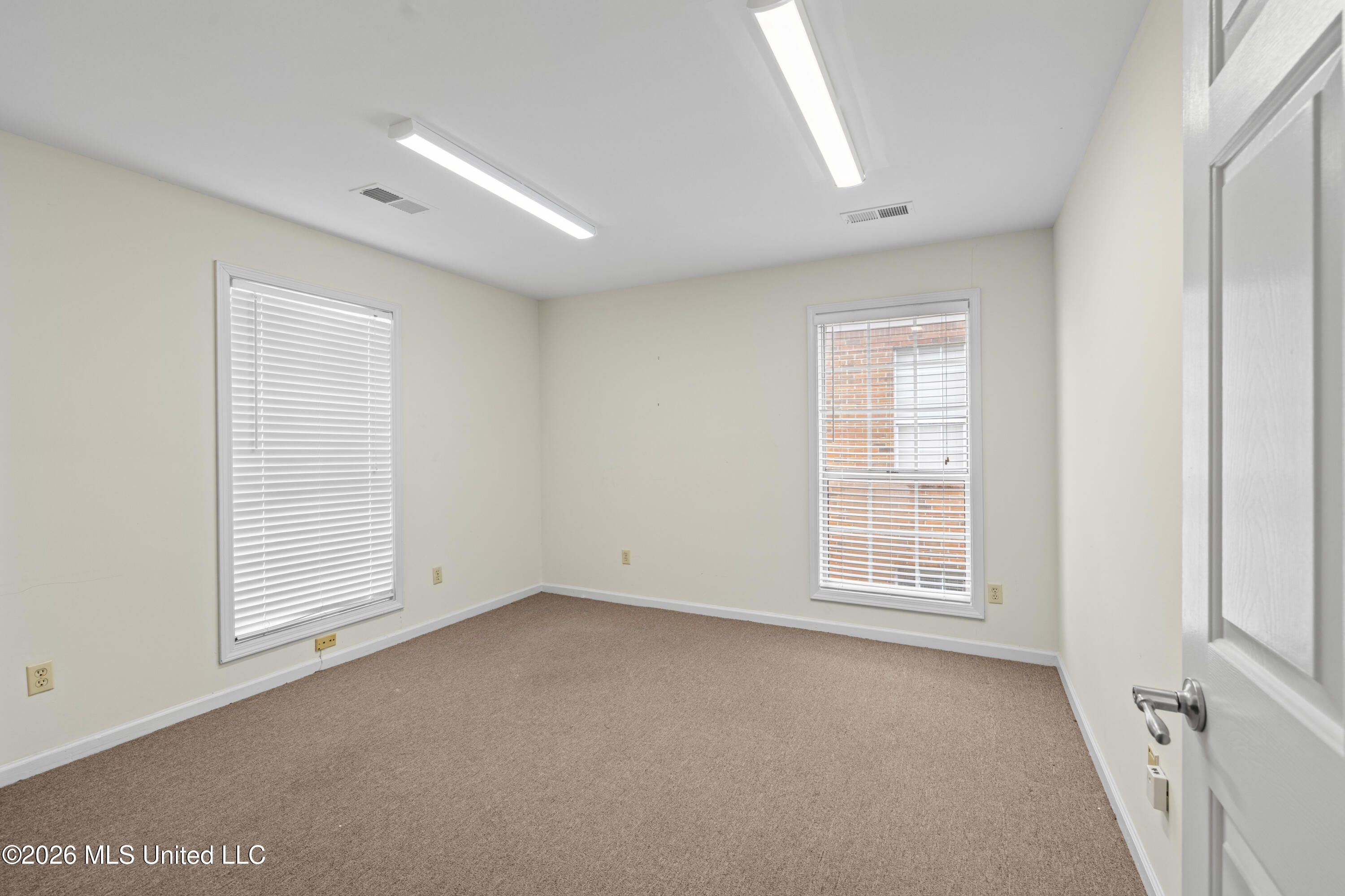 8849 Centre Street Property Photo 10